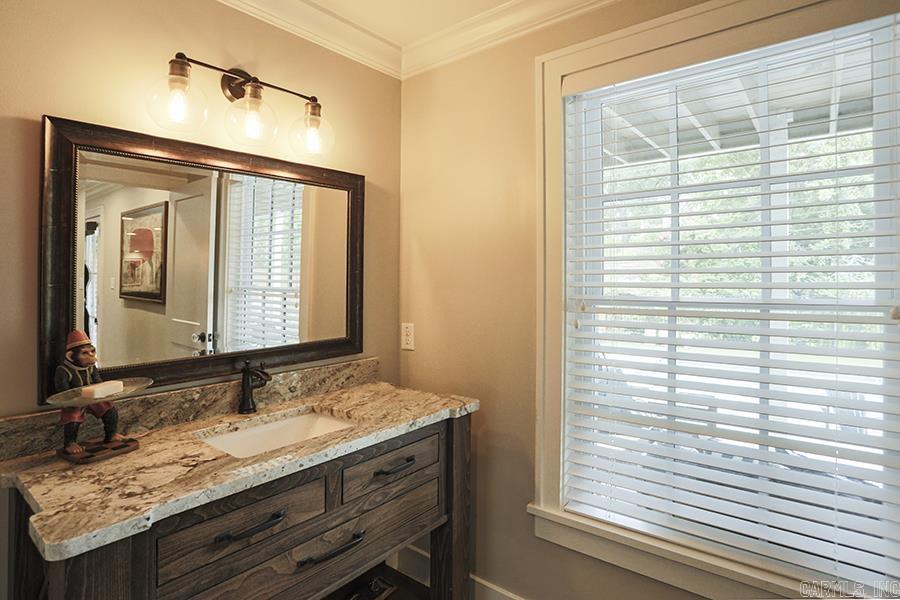 COUNTRY CLUB HGTS - Residential