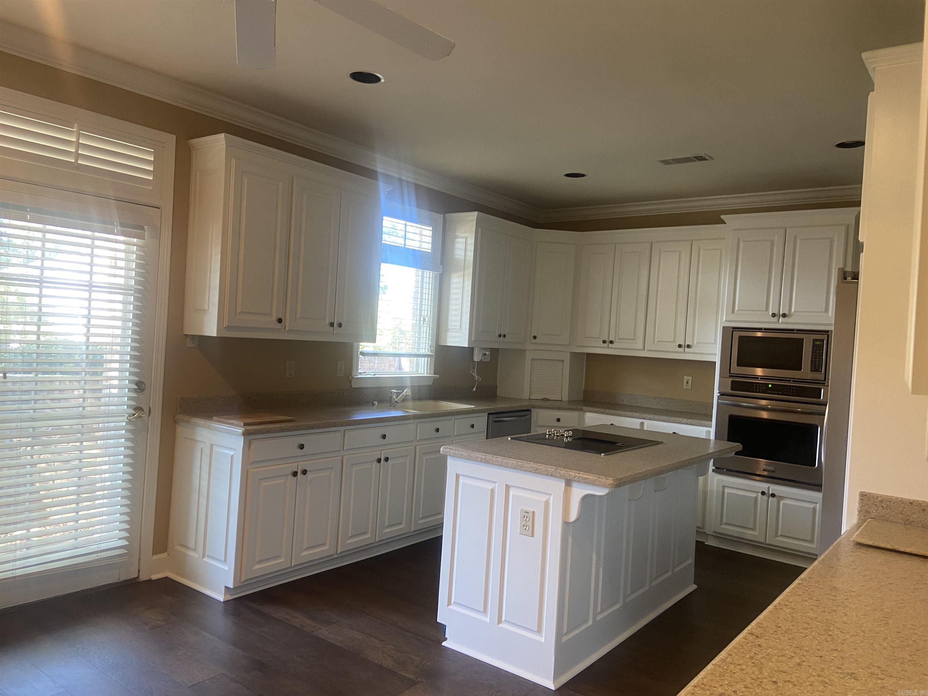 HUNTERS GREEN ESTATES - Residential