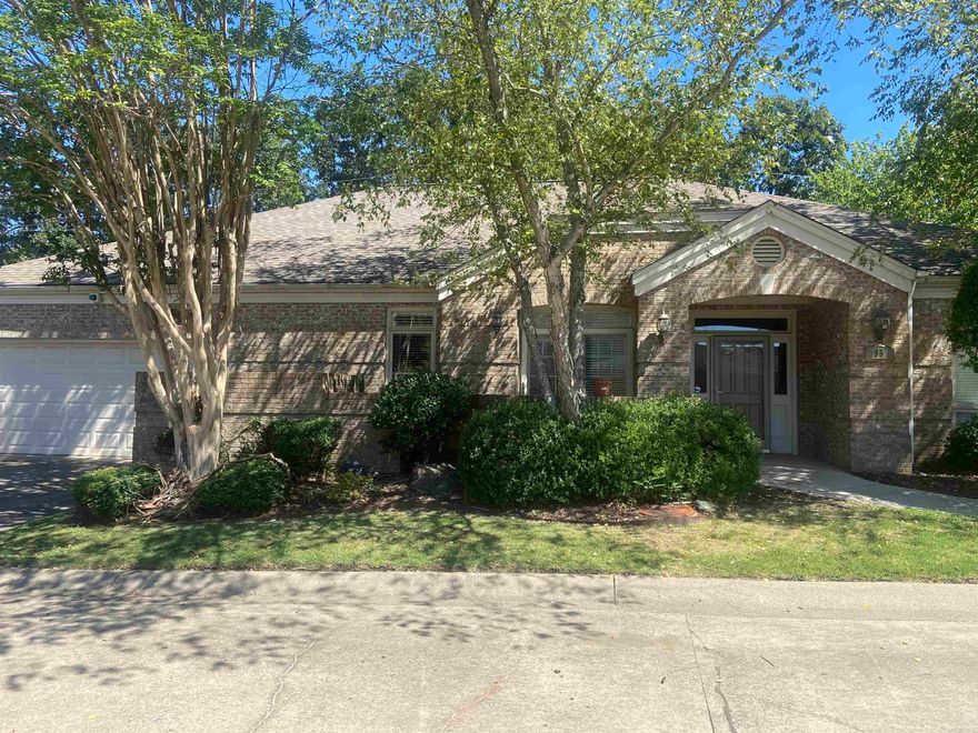 Sold Before Listed - Put in MLS for Comps  Great Floor Plan in the gated area of Hunters Green - 3 BR, 3 BA open floor plan with new hardwood floors - stainless appliances - granite - 10' ceilings, wonderful crownmold and wet bar.