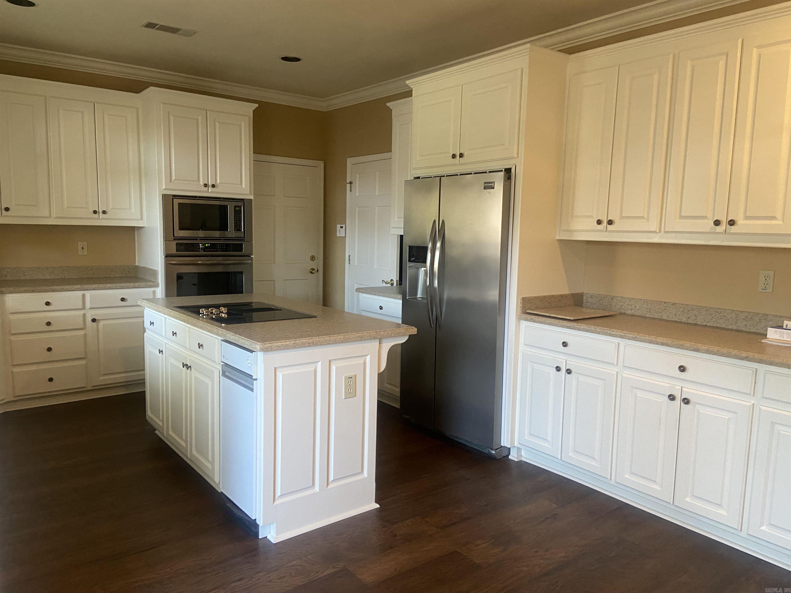 HUNTERS GREEN ESTATES - Residential