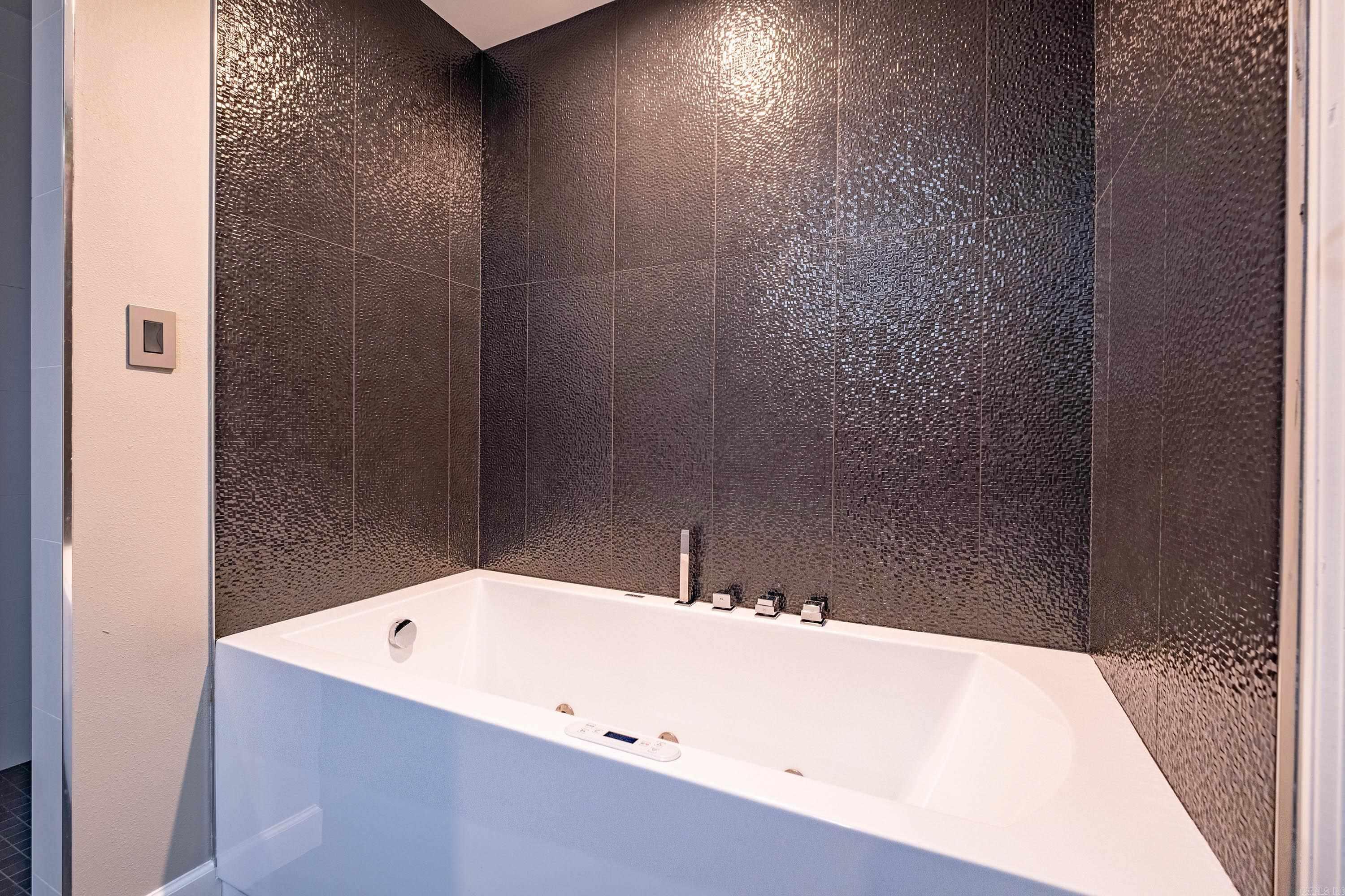 CHENAL VALLEY MARGEUAX - Residential