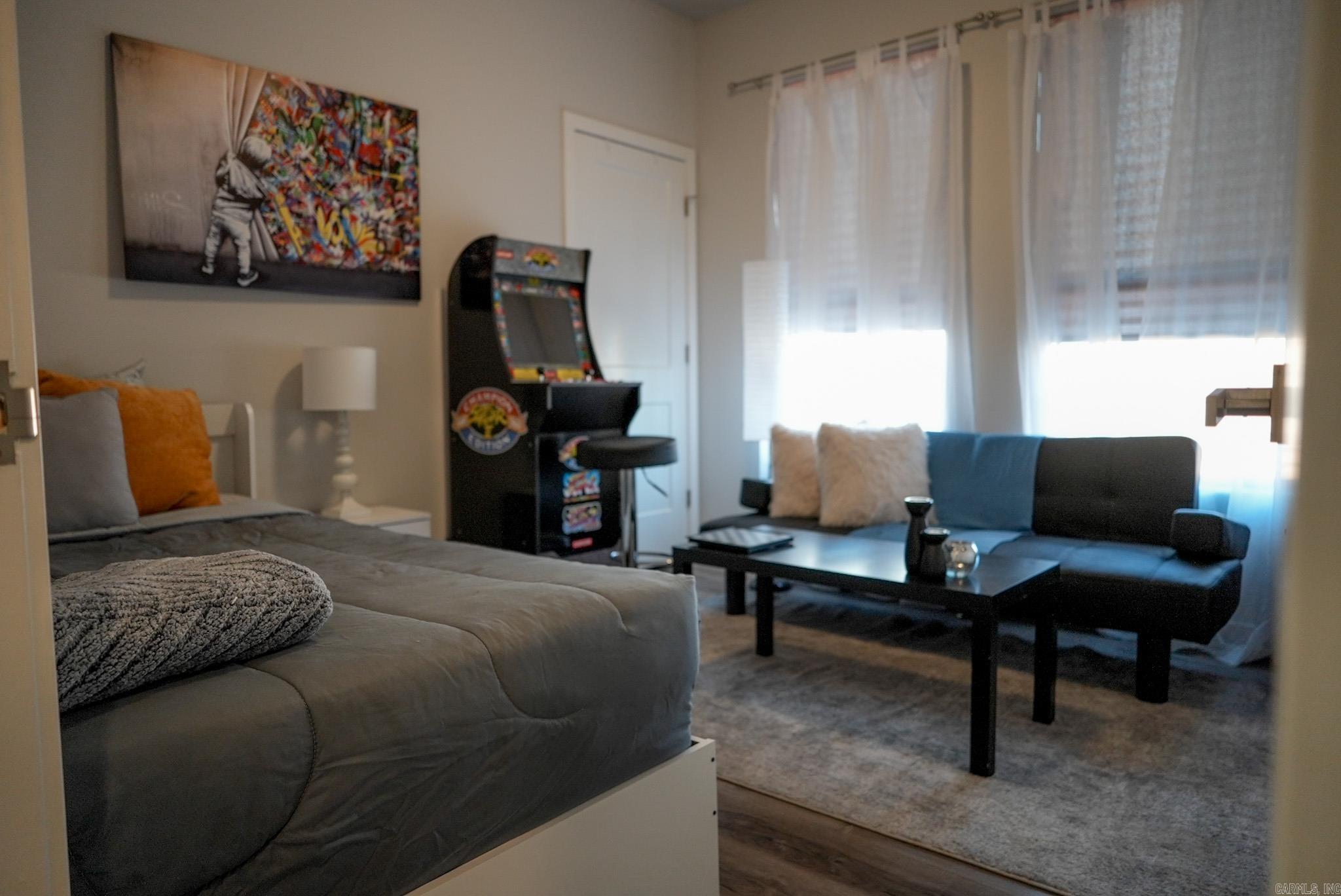 Roots & Coy - Residential