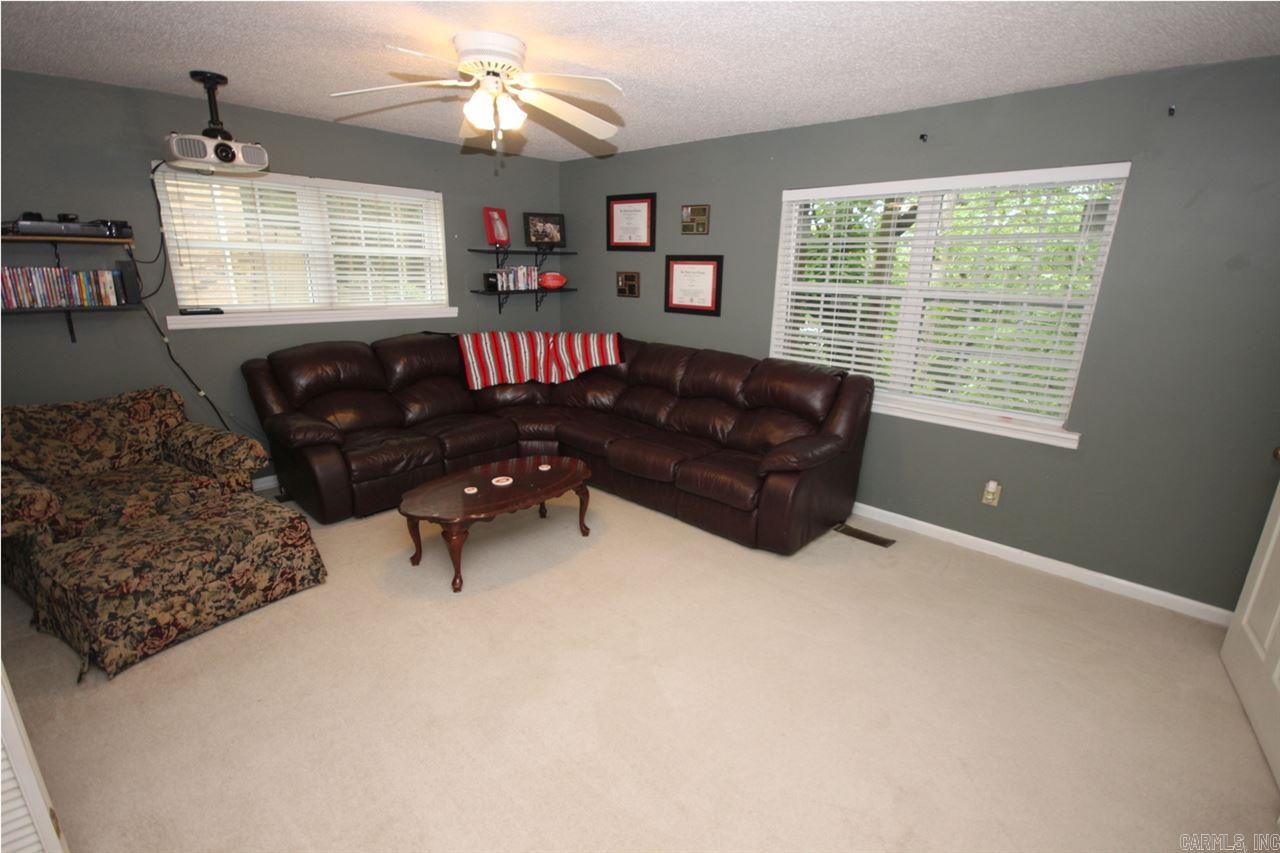 LEAWOOD MANOR - Residential