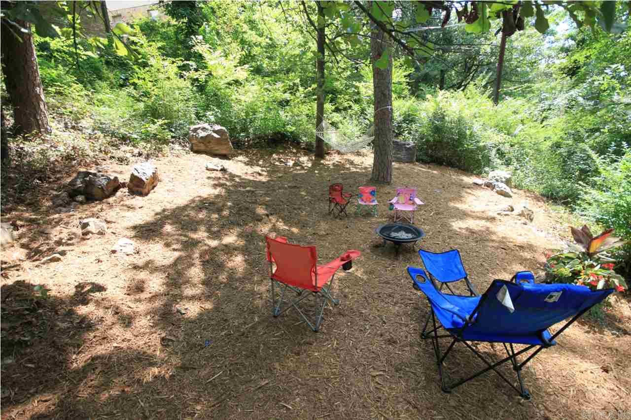 LEAWOOD MANOR - Residential