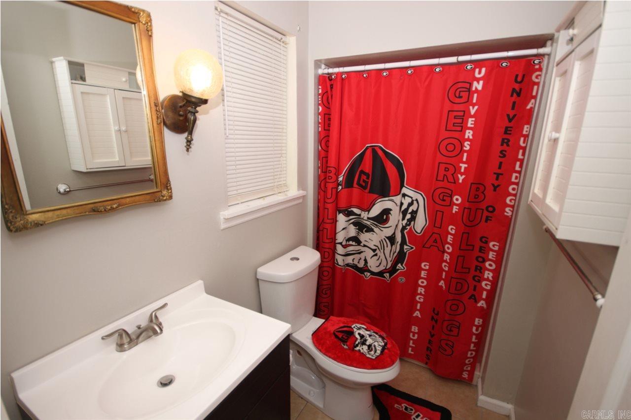 LEAWOOD MANOR - Residential