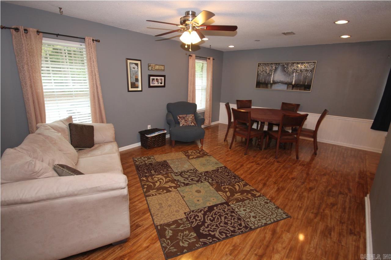 LEAWOOD MANOR - Residential