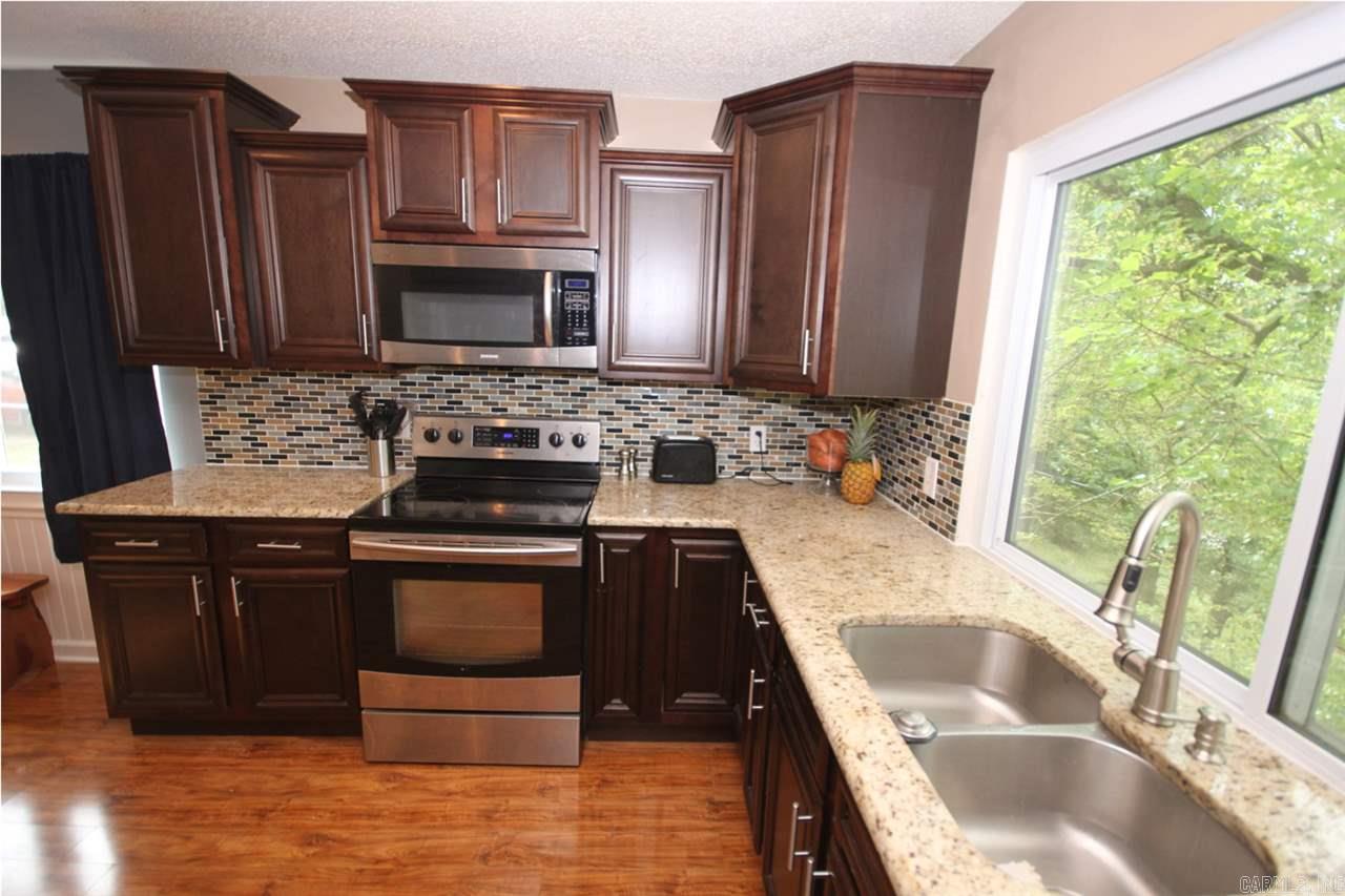 LEAWOOD MANOR - Residential