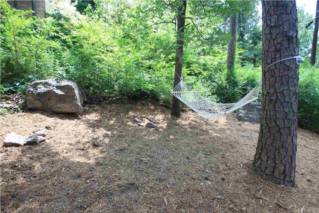 LEAWOOD MANOR - Residential