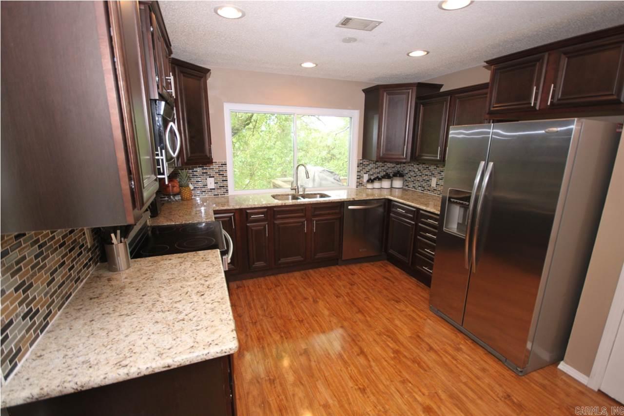 LEAWOOD MANOR - Residential