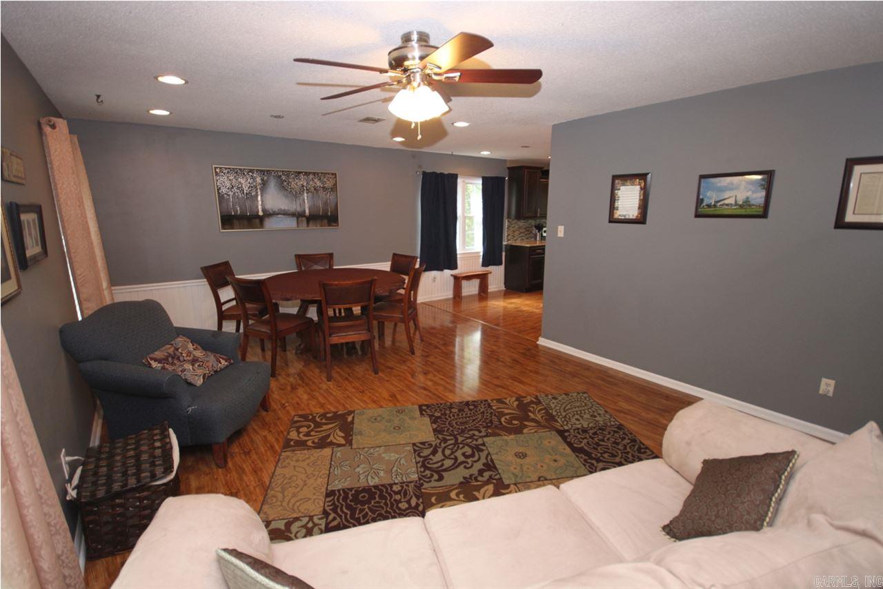 LEAWOOD MANOR - Residential