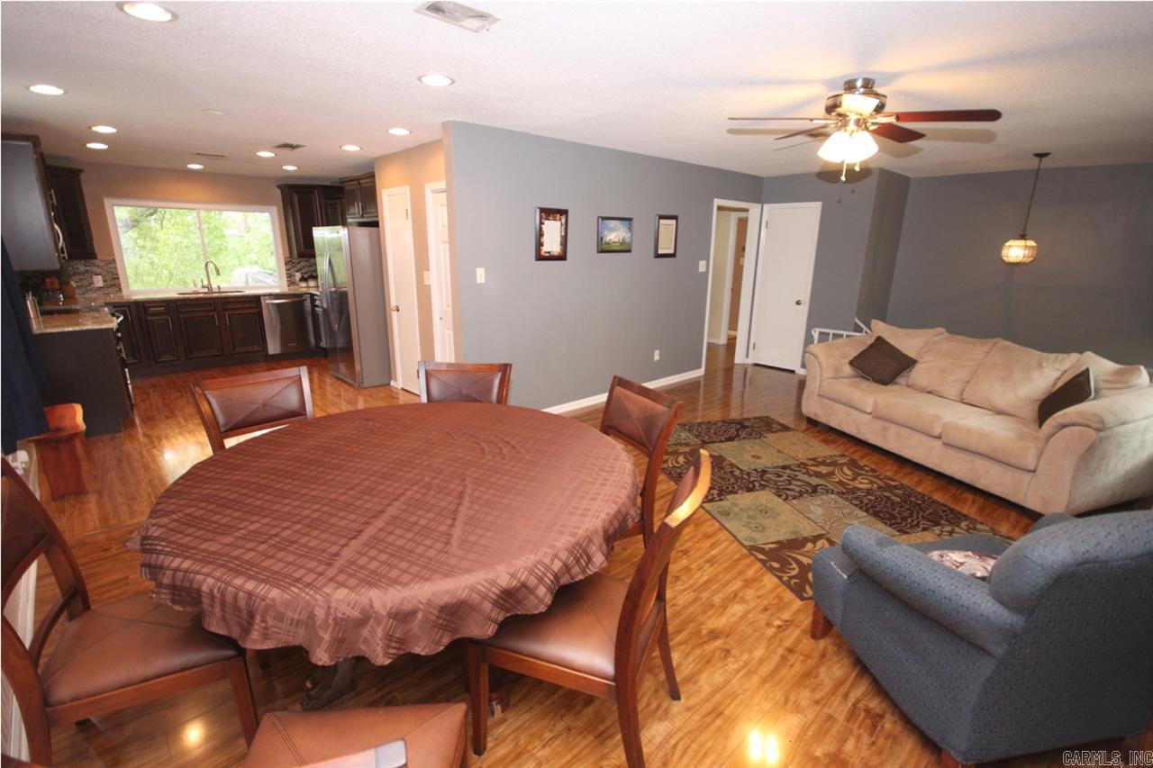 LEAWOOD MANOR - Residential