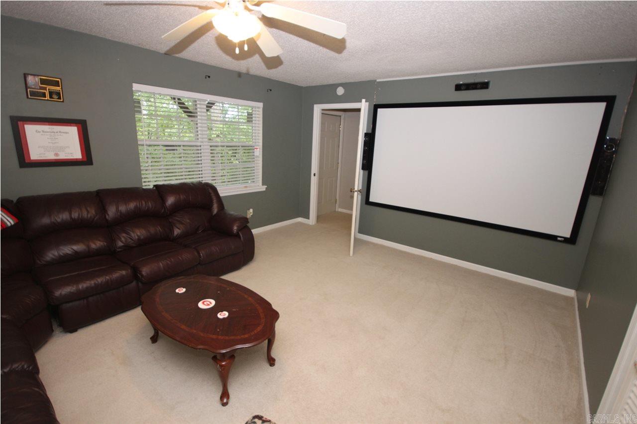 LEAWOOD MANOR - Residential