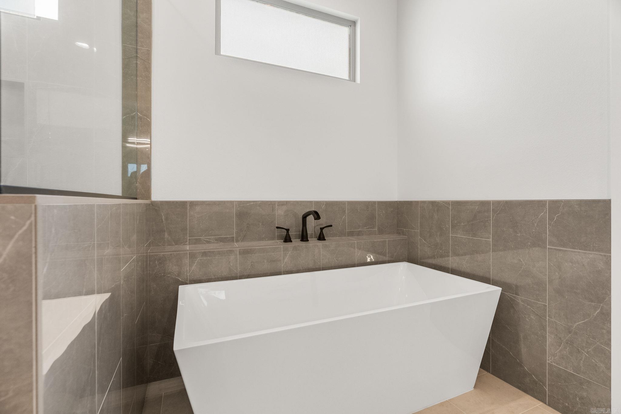 CHENAL VALLEY "FALSTONE COURT" - Residential