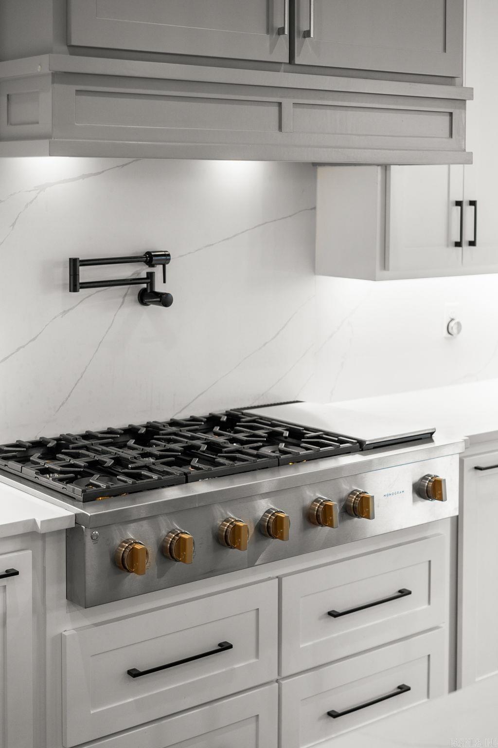 CHENAL VALLEY "FALSTONE COURT" - Residential