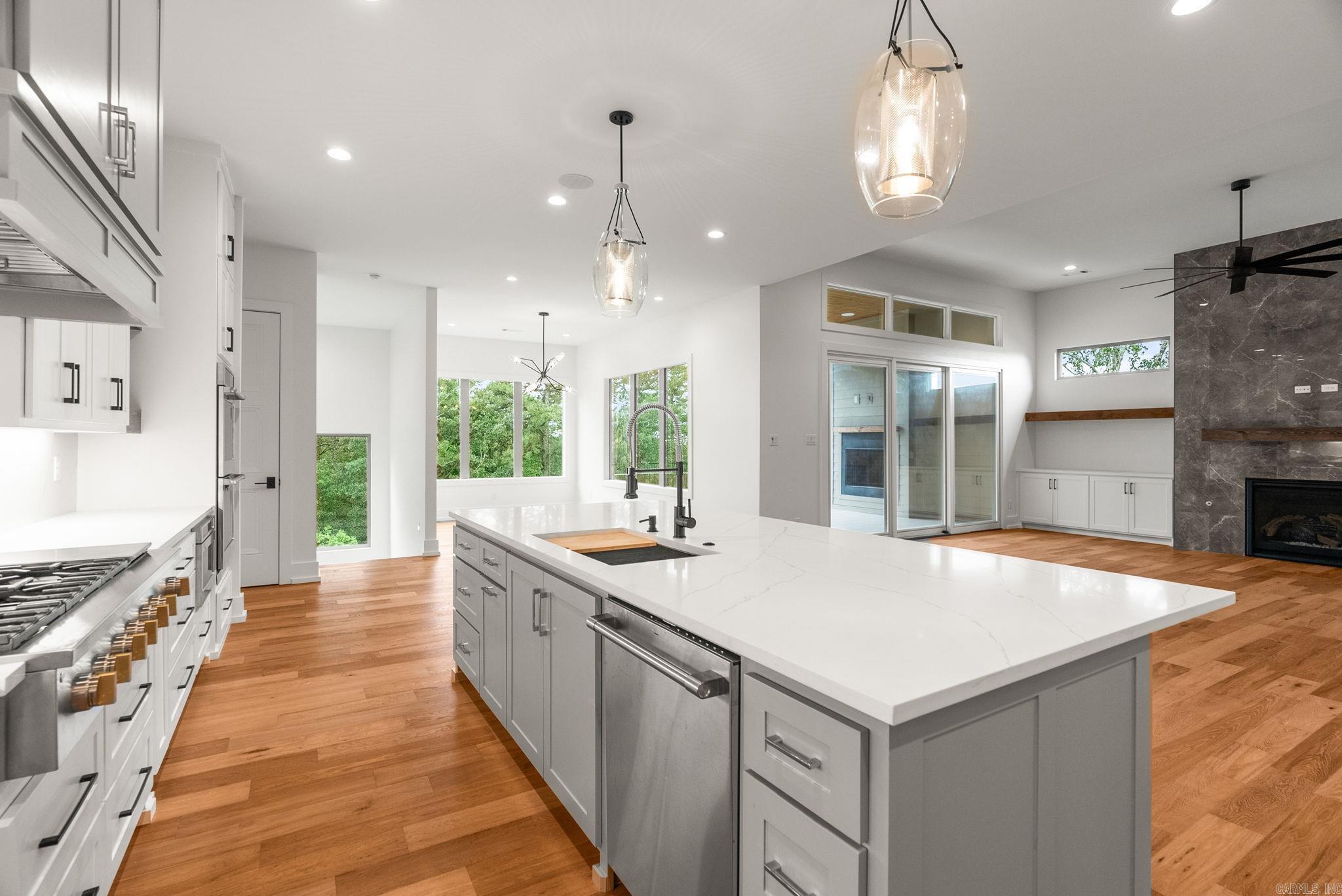 CHENAL VALLEY "FALSTONE COURT" - Residential