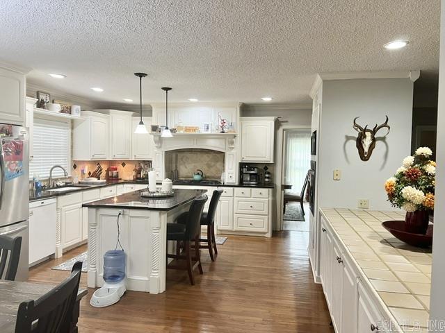 MIKE BERG LAKE - Residential