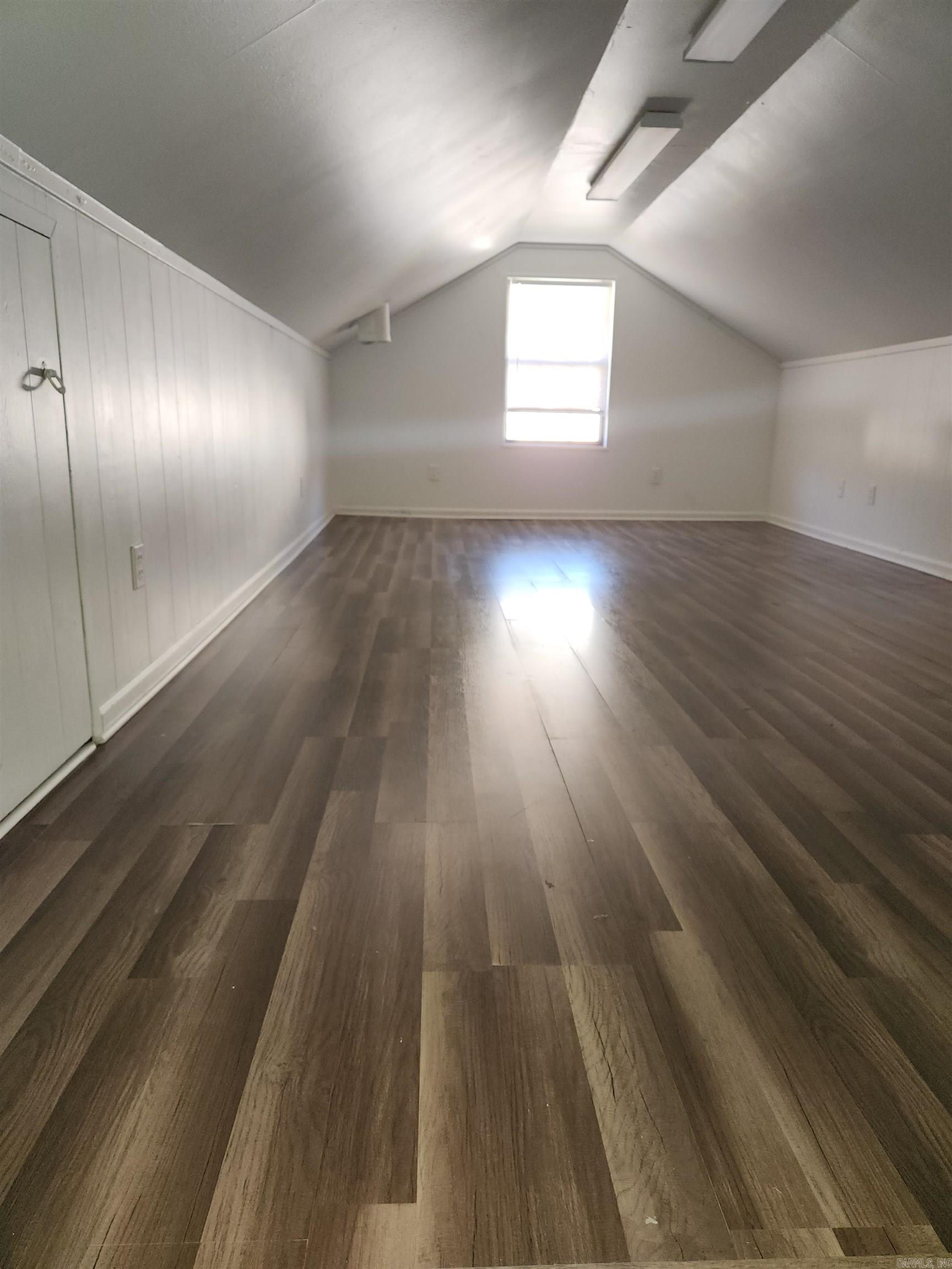 HIDDEN VALLEY - Residential