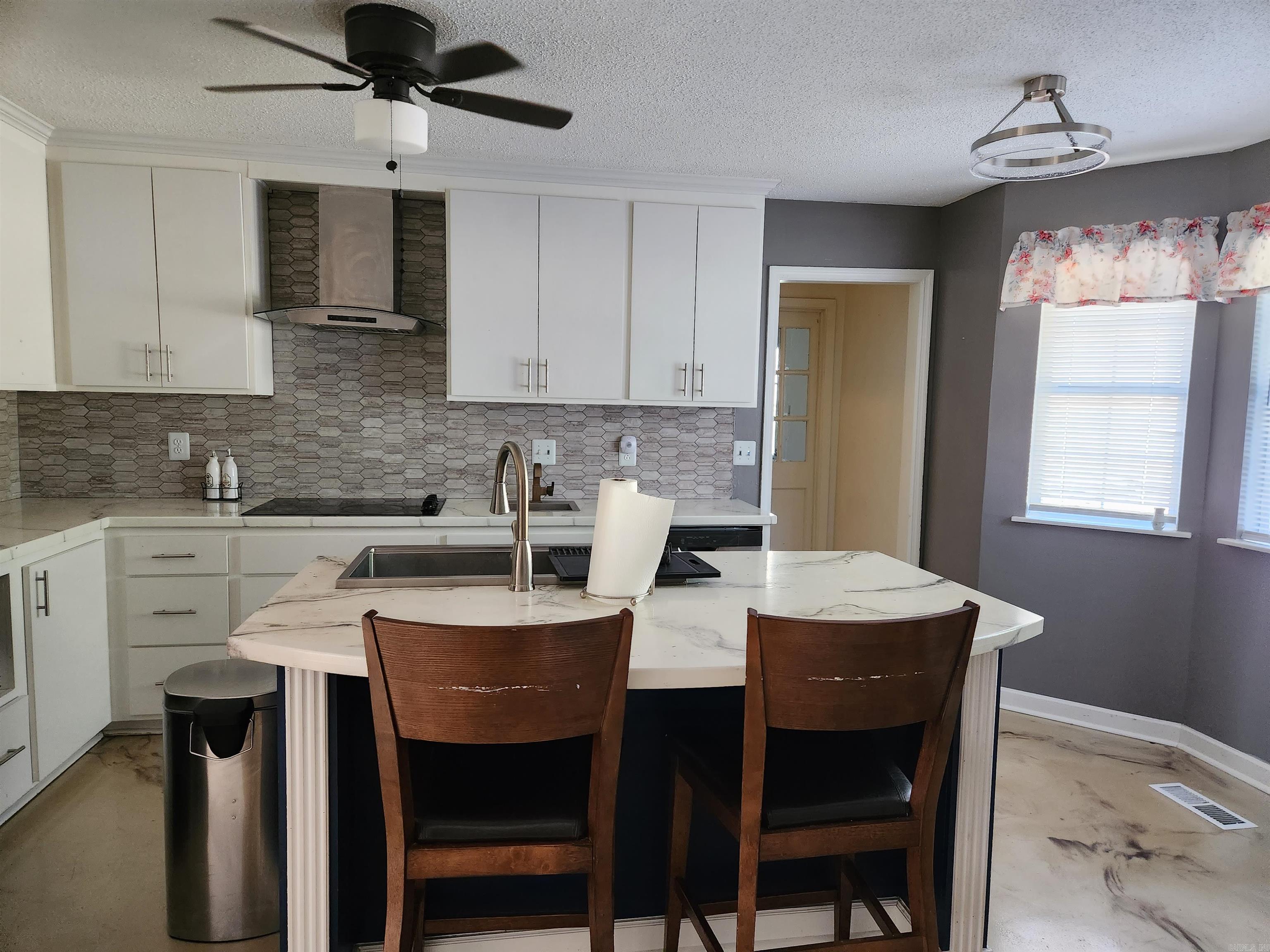 HIDDEN VALLEY - Residential