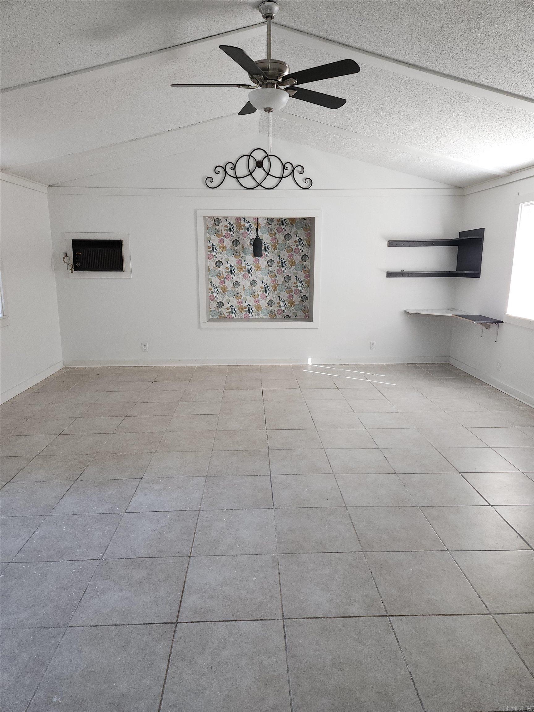 HIDDEN VALLEY - Residential