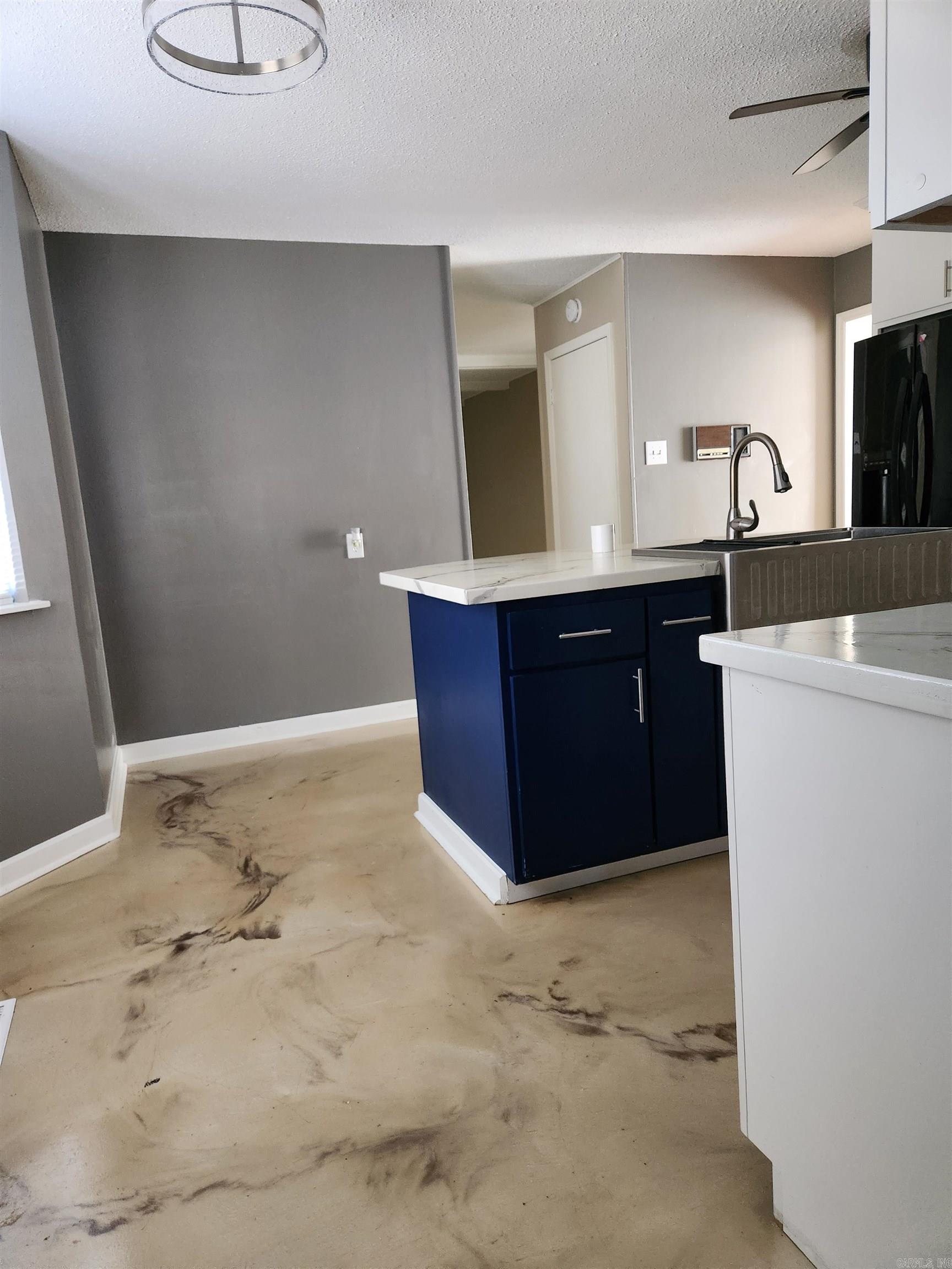 HIDDEN VALLEY - Residential