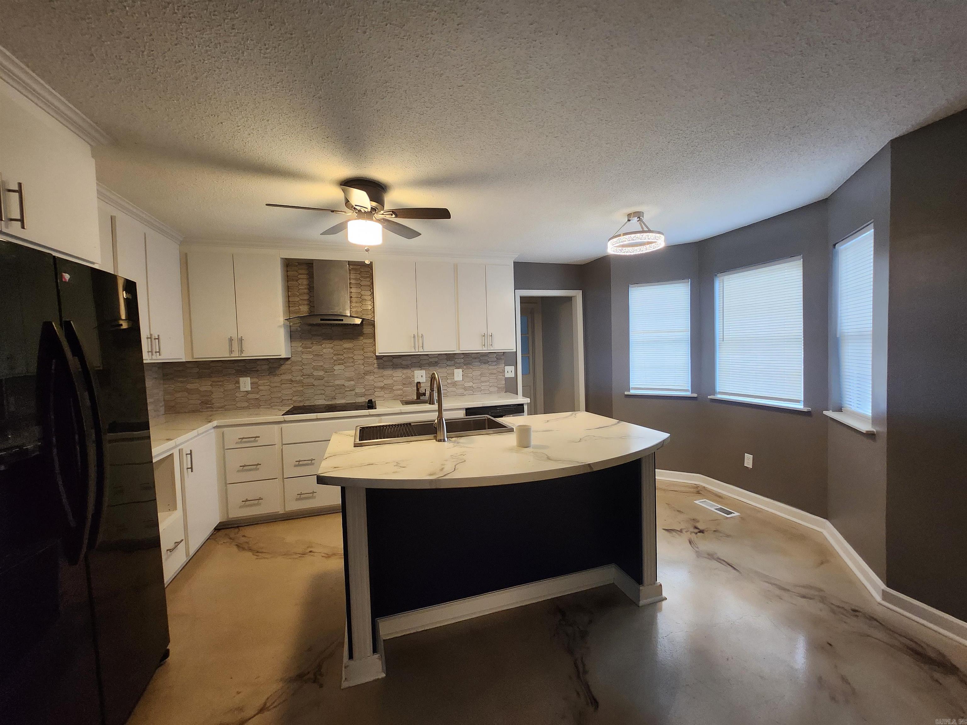 HIDDEN VALLEY - Residential