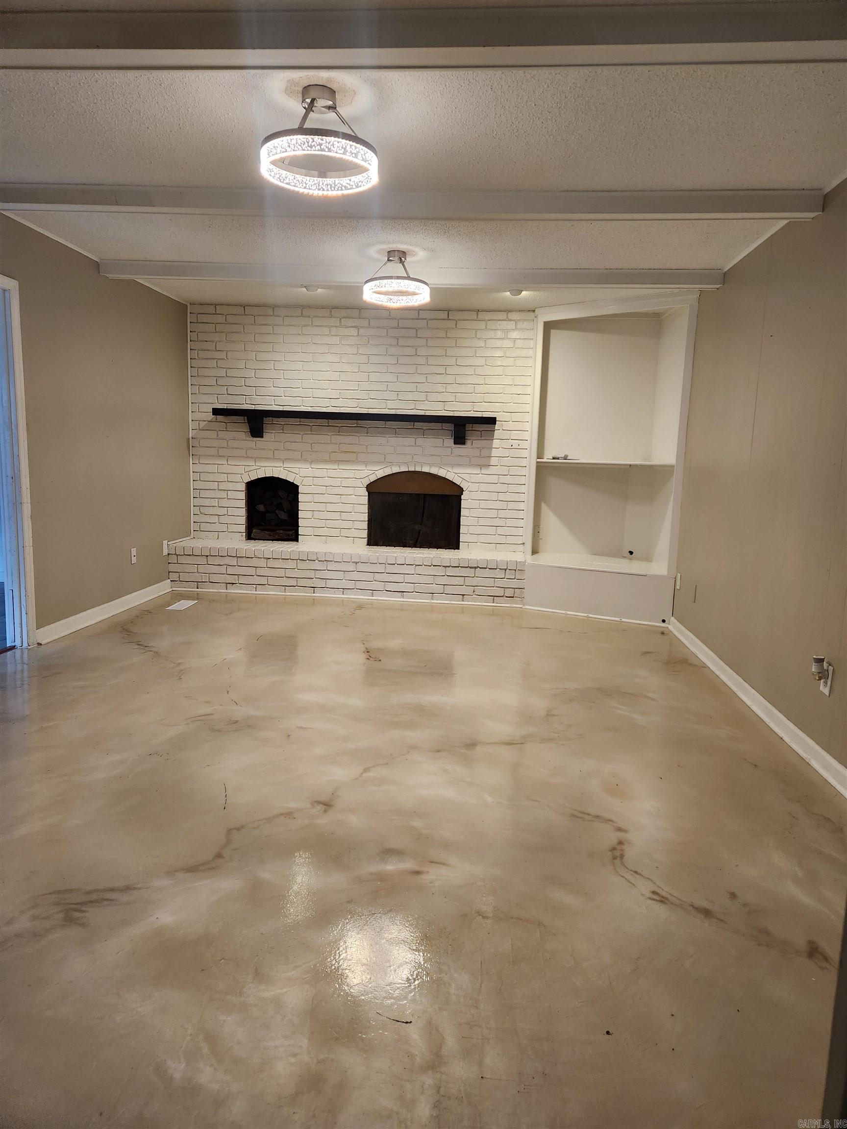 HIDDEN VALLEY - Residential