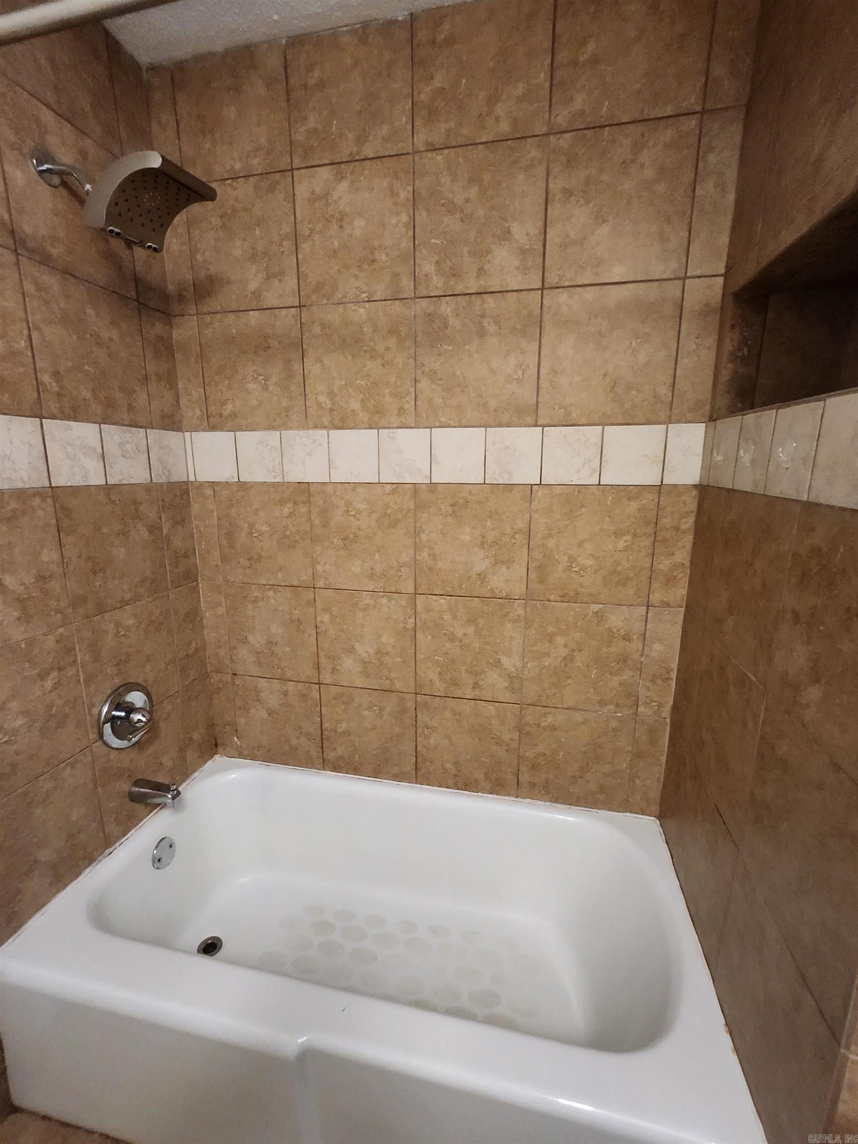 HIDDEN VALLEY - Residential