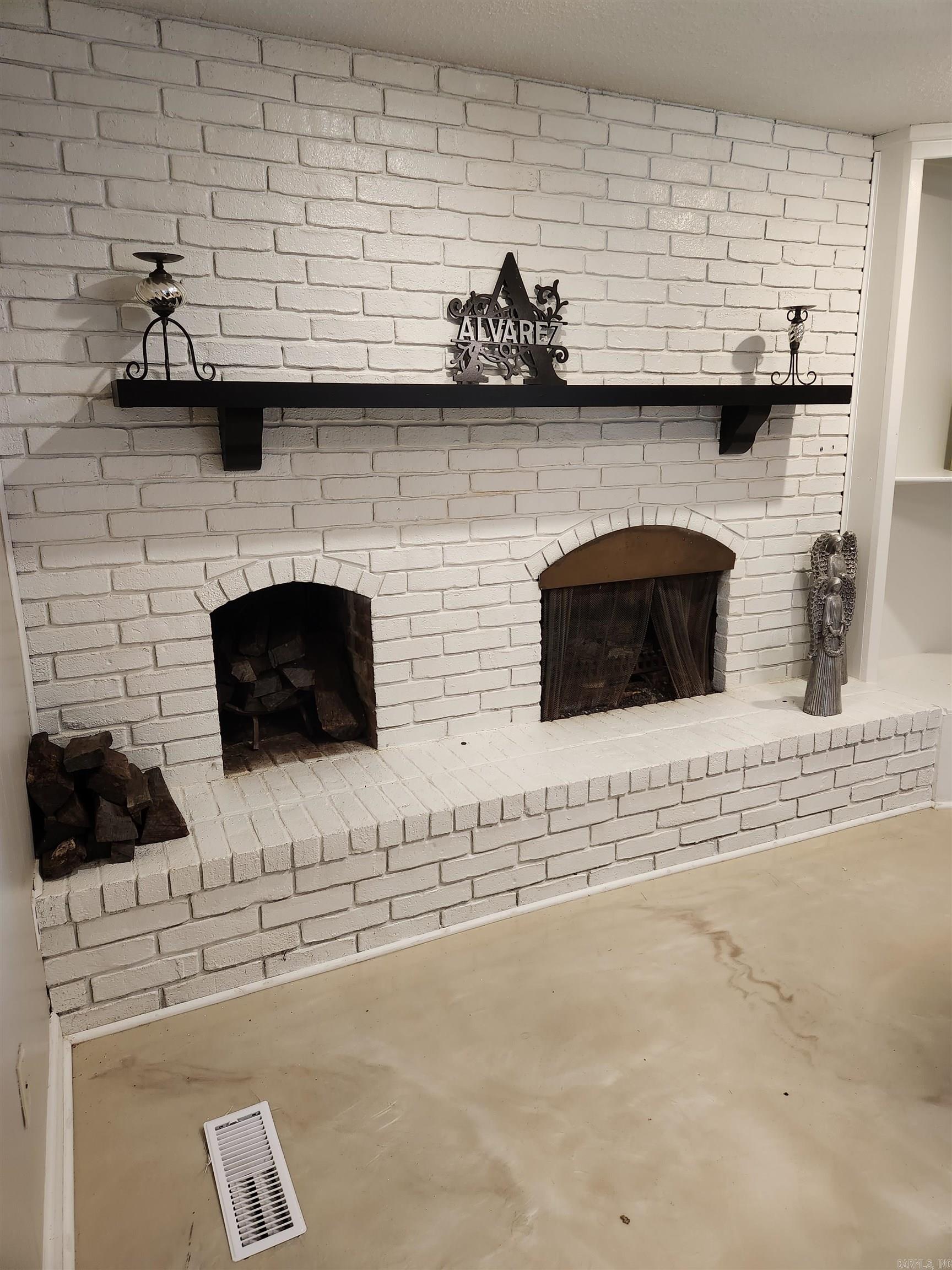 HIDDEN VALLEY - Residential