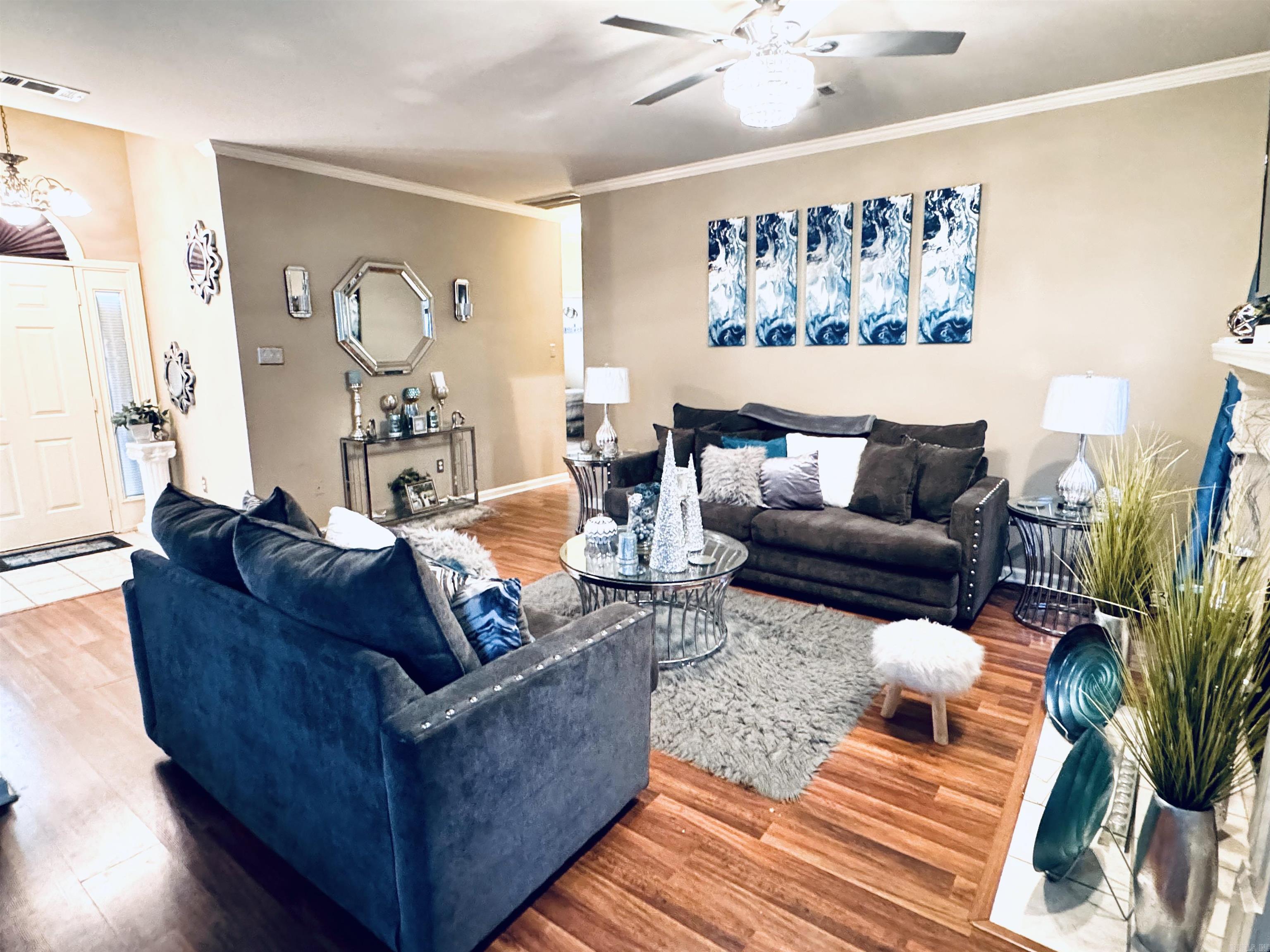 MYSTERY WOODS - Residential