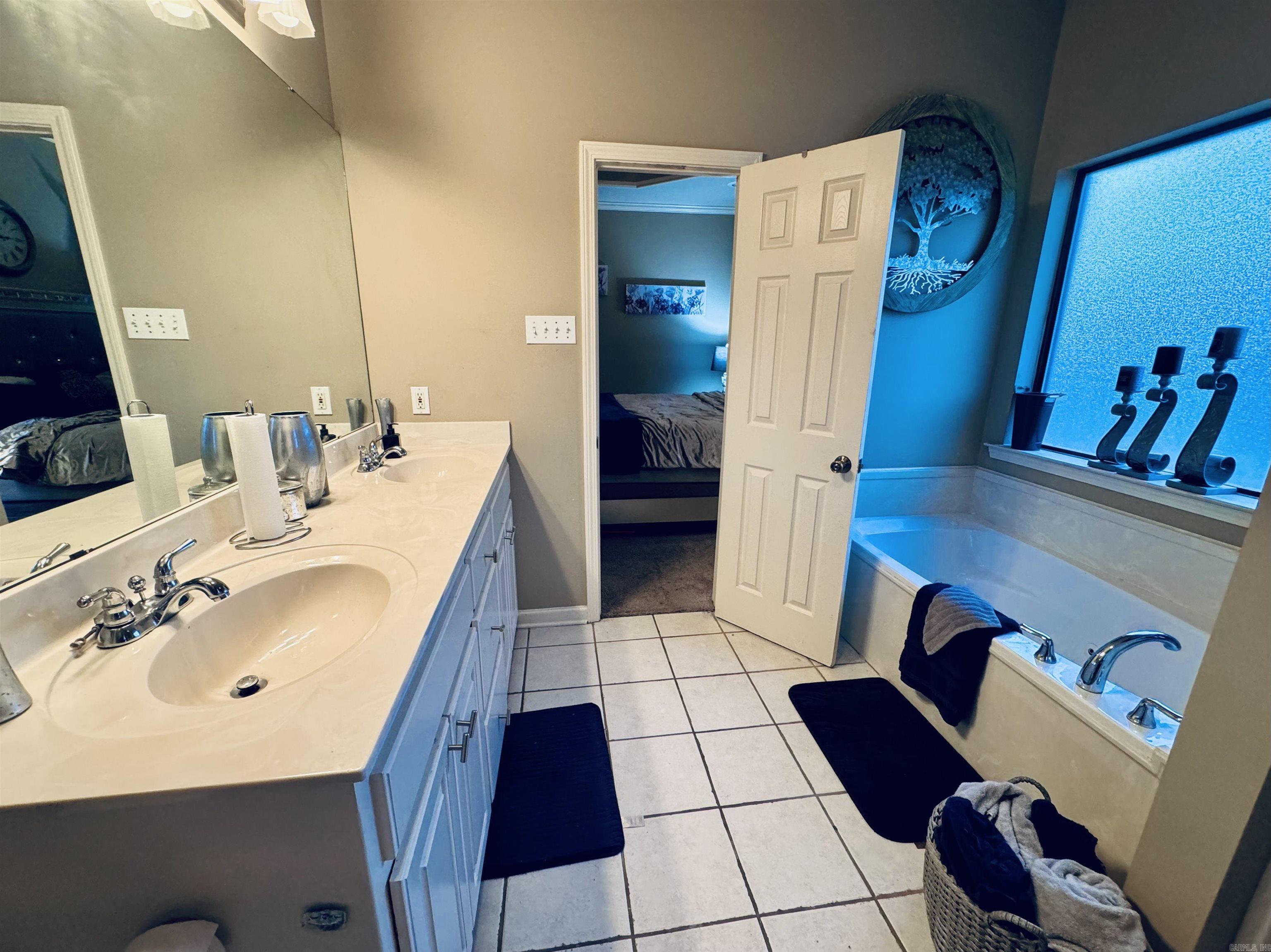 MYSTERY WOODS - Residential