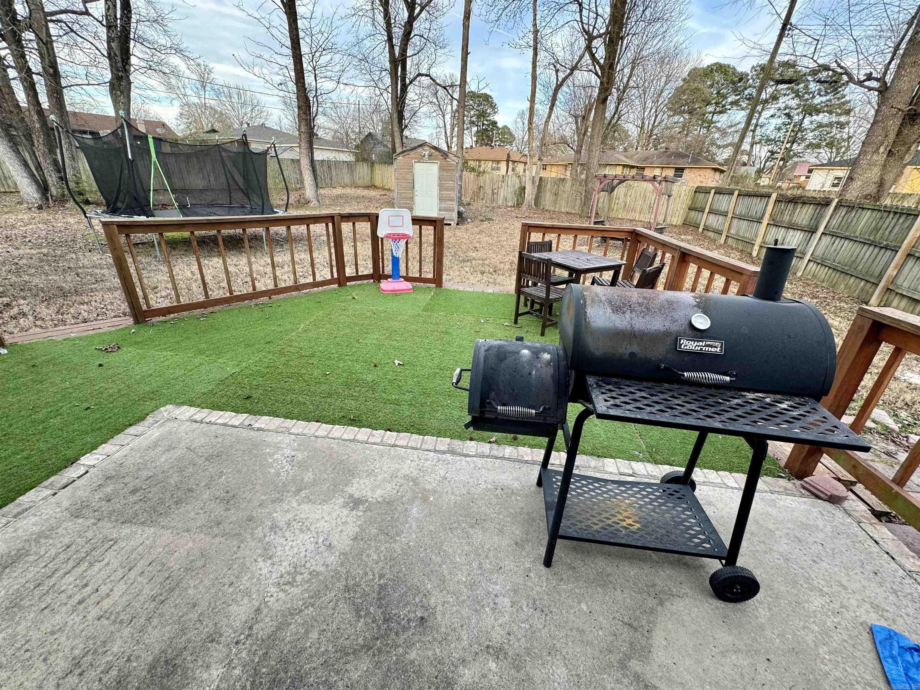 MYSTERY WOODS - Residential