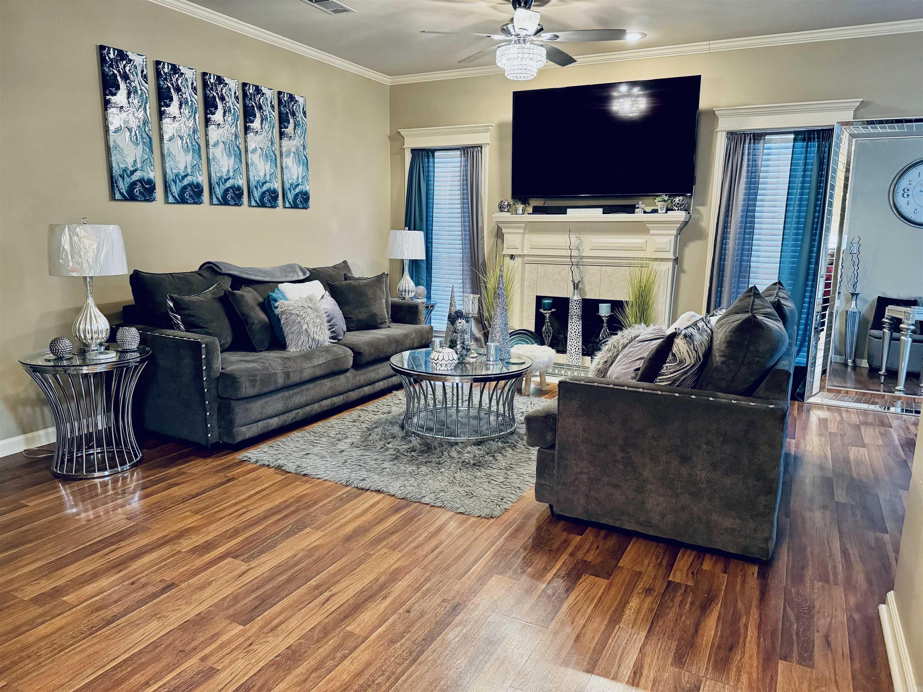 MYSTERY WOODS - Residential