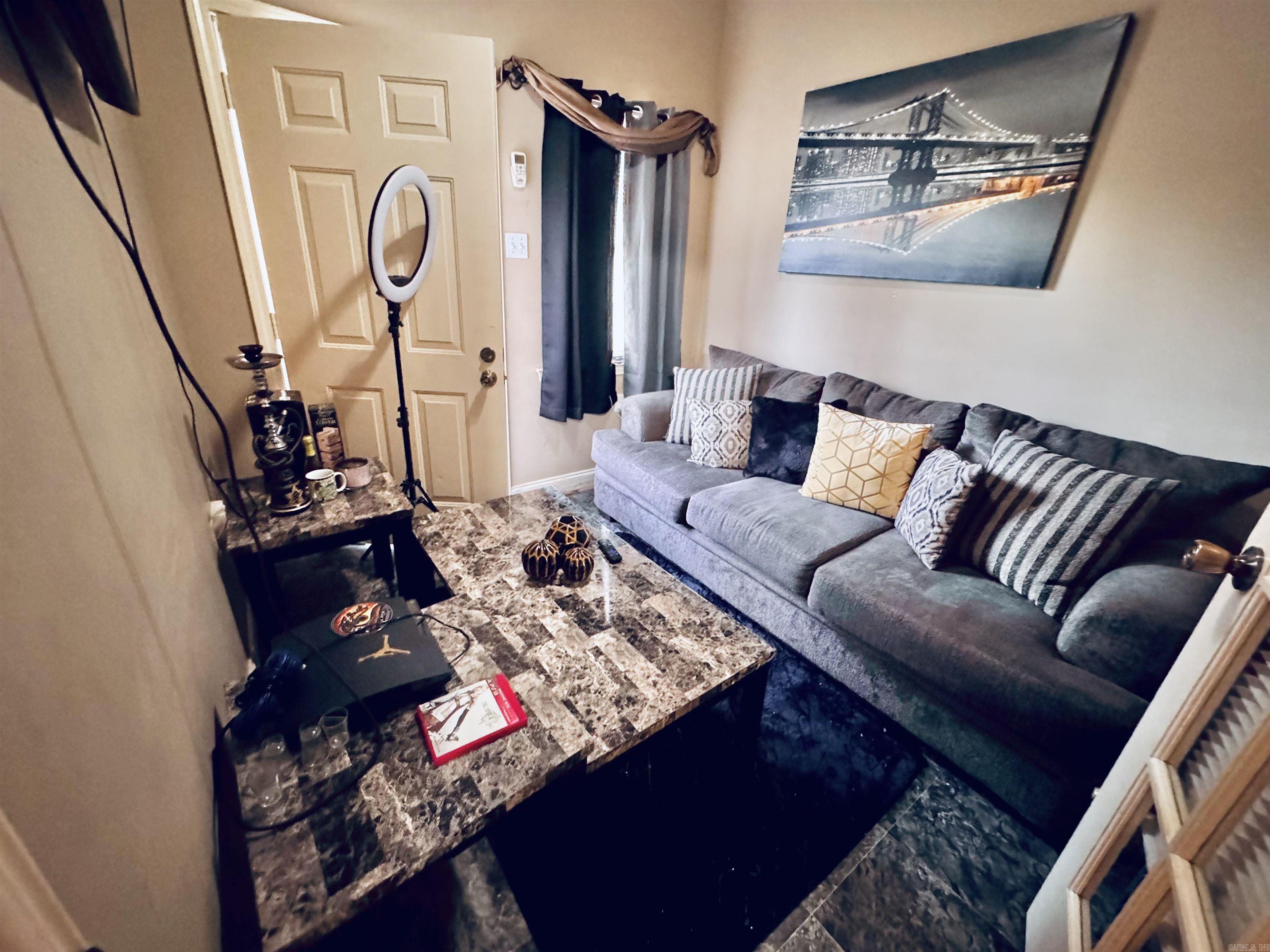 MYSTERY WOODS - Residential