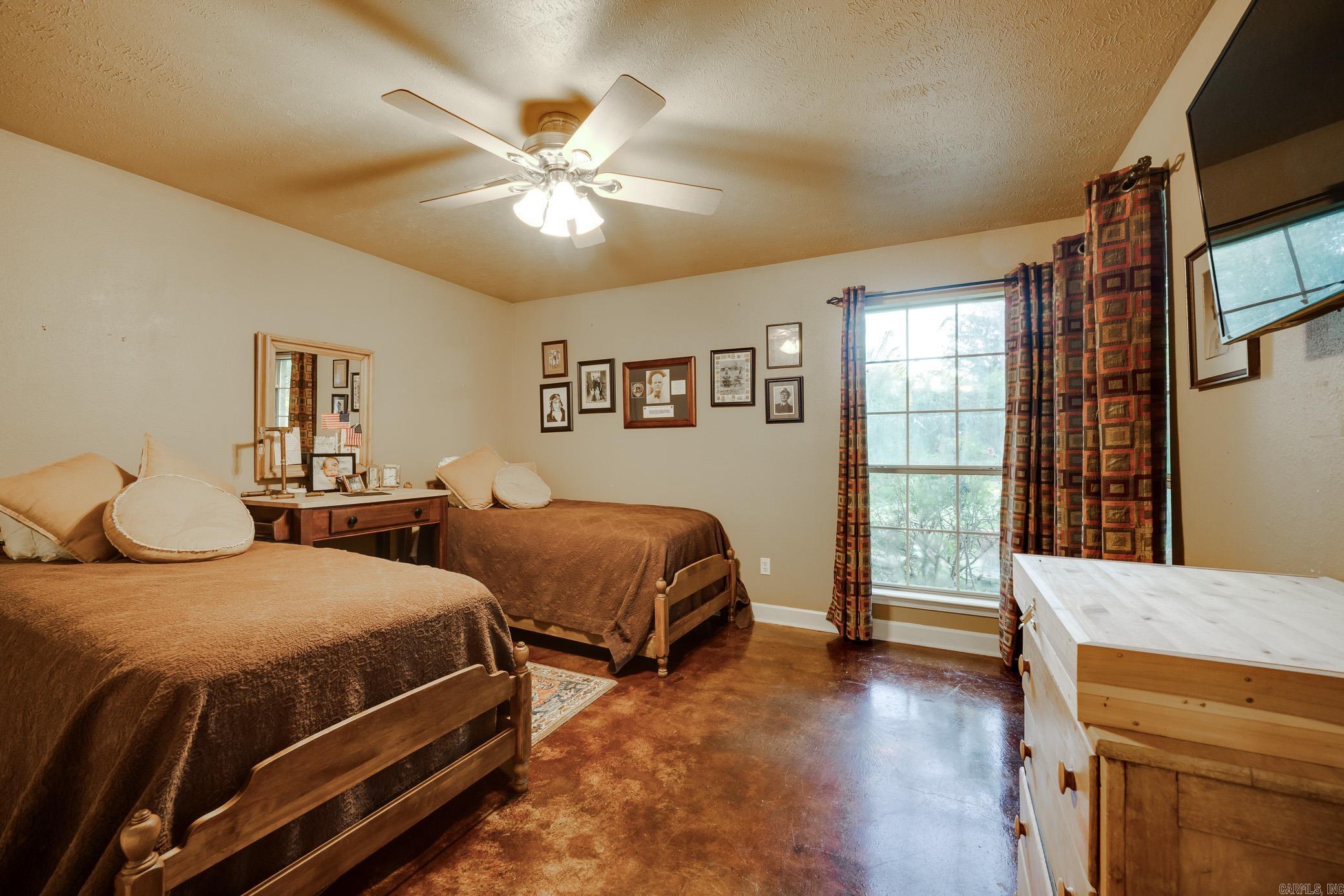 KROOKED KREEK - Residential