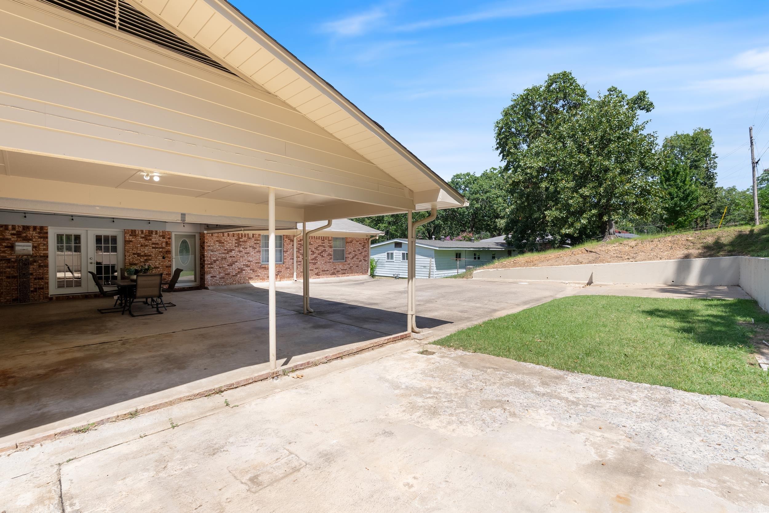 LAKEWOOD - Residential