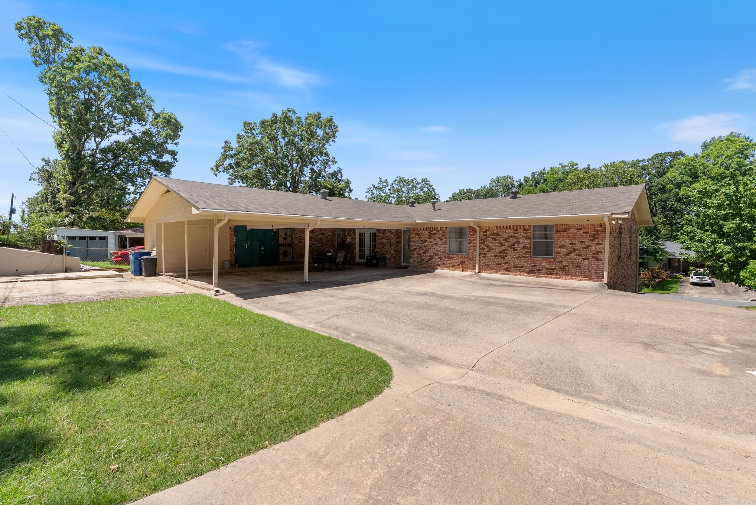 LAKEWOOD - Residential