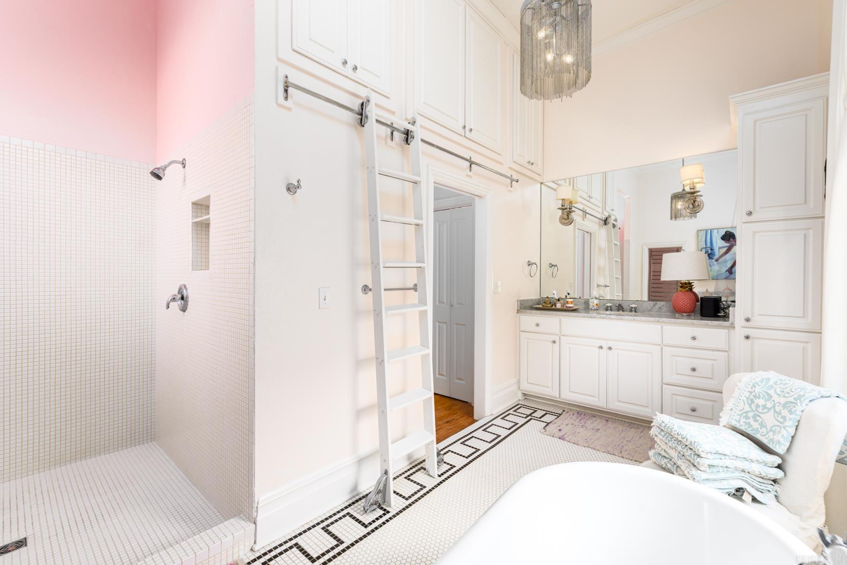 CITY OF LR L10 - Residential