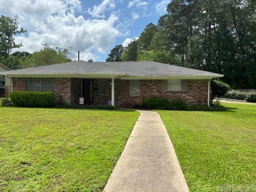 New microwave, roof in 2014, new disposal