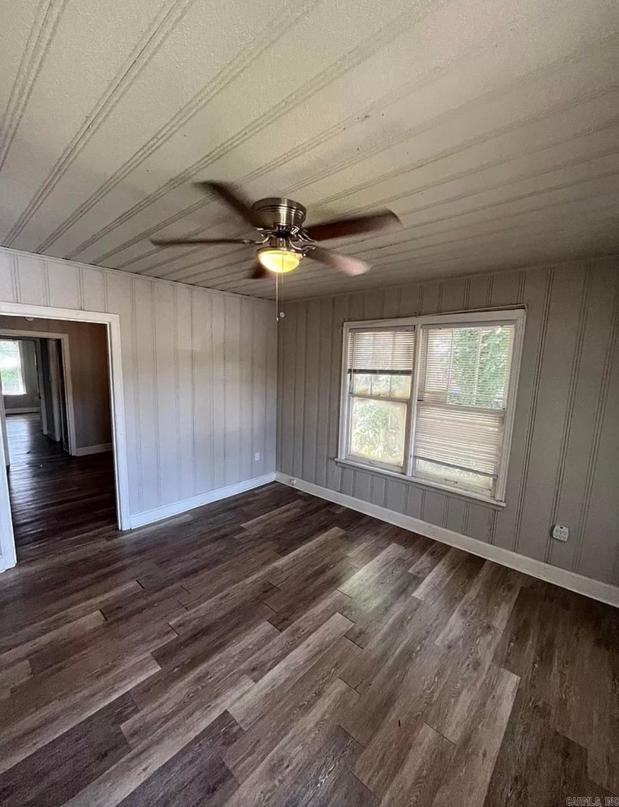 Beautifully updated one bed one bath that freshly painted, new floors and updated kitchen!  Owner has asked all interested parties to apply via the Zillow ad and based on quailed applicants (prove you make 3X the rent per month for the last 3 months via pay stubs and or bank statements reflecting payment from employer) we will schedule showings  12 month lease with a $575 deposit and all rent payments are made through apartments.com