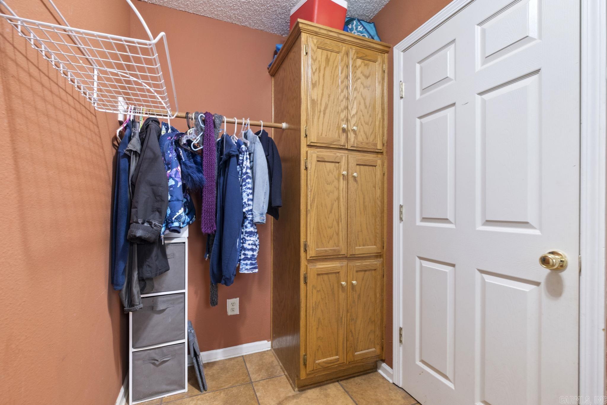 HUNTERS RIDGE ADDN - Residential