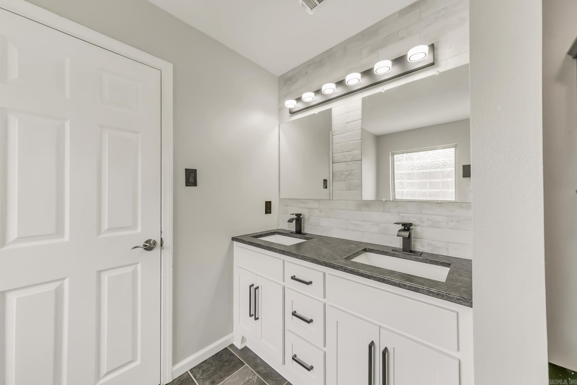 WILLOW LAKE - Residential
