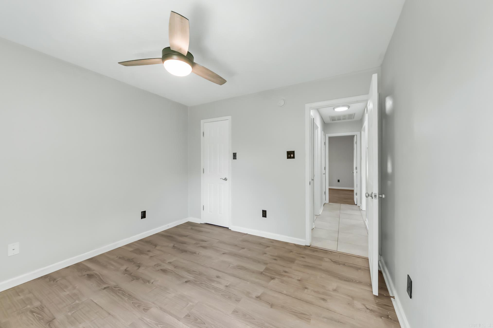 WILLOW LAKE - Residential