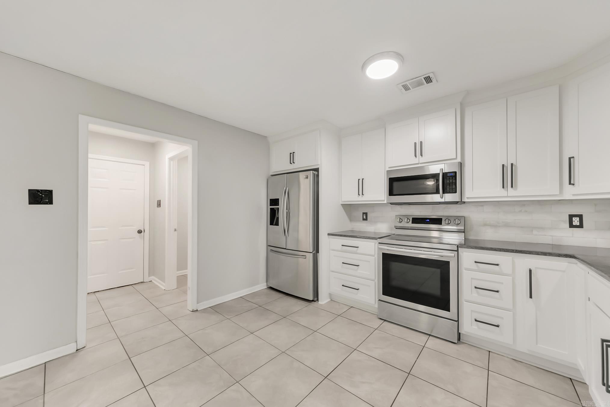 WILLOW LAKE - Residential