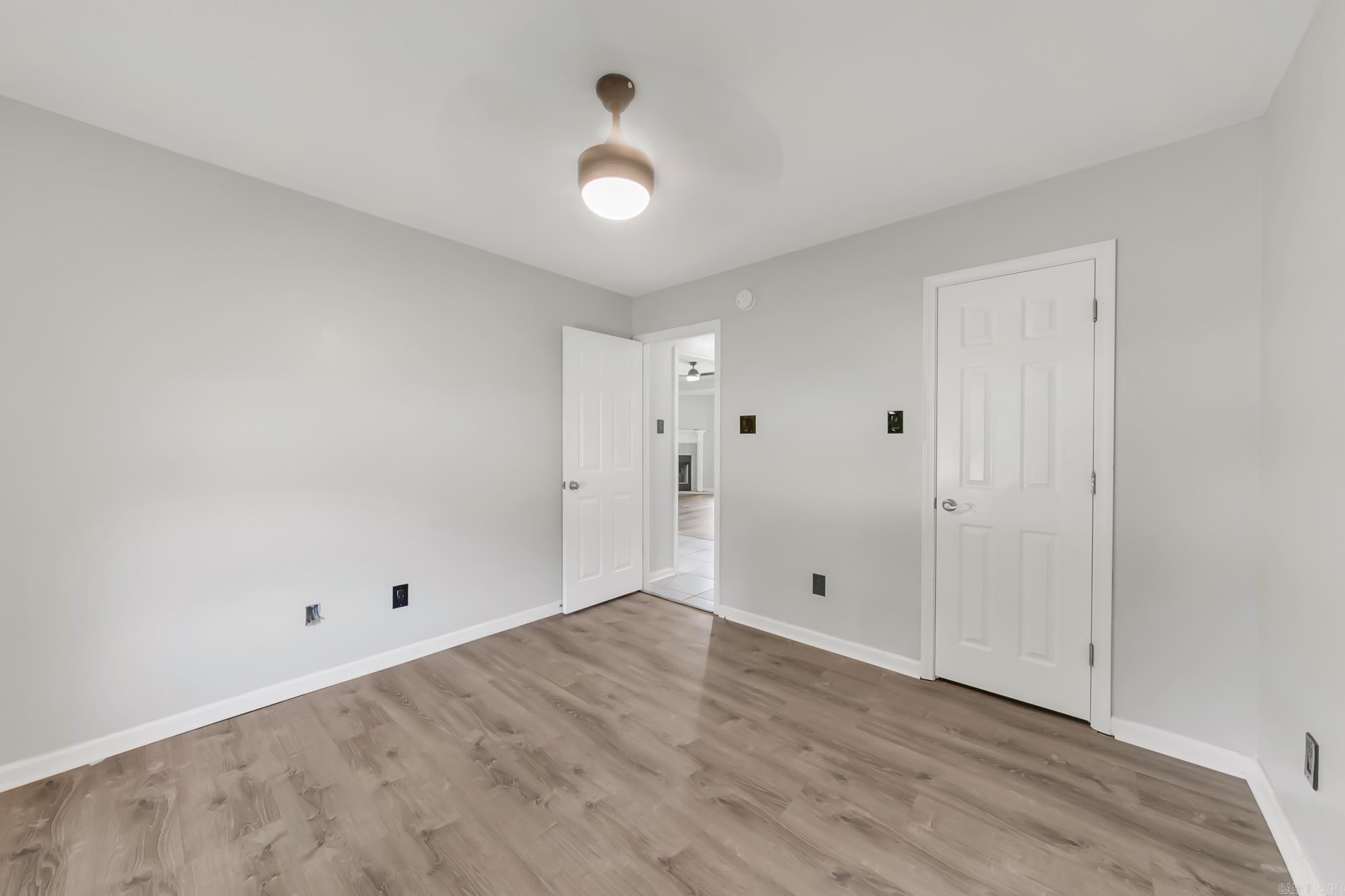 WILLOW LAKE - Residential