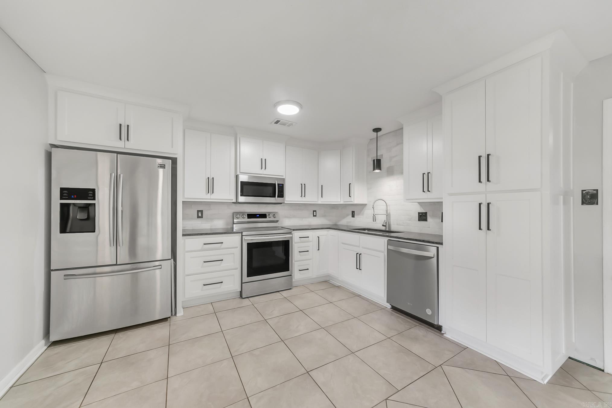 WILLOW LAKE - Residential