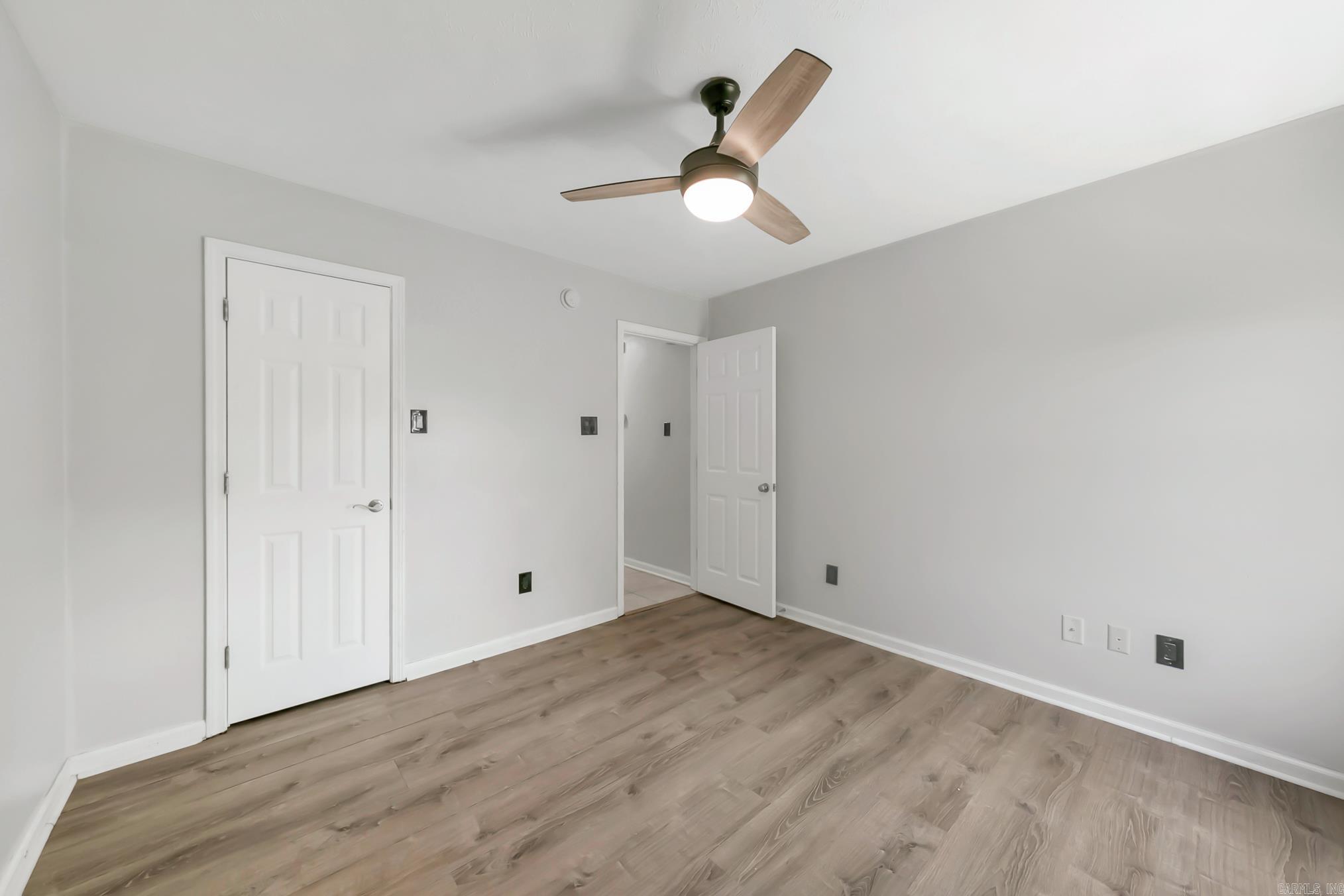WILLOW LAKE - Residential