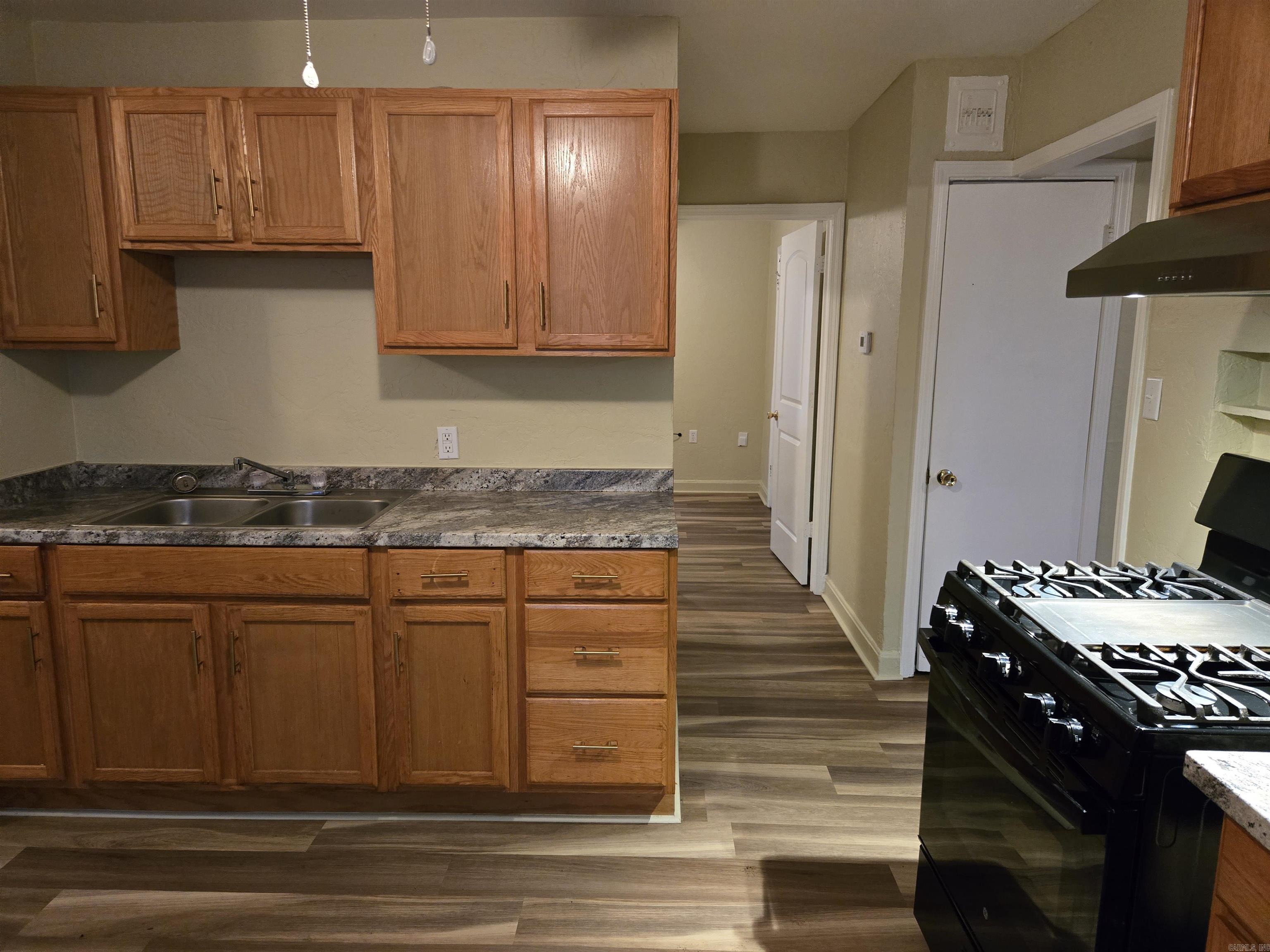 SOUTHLAWN HEIGHTS AKA SOUTH HEIG - Residential