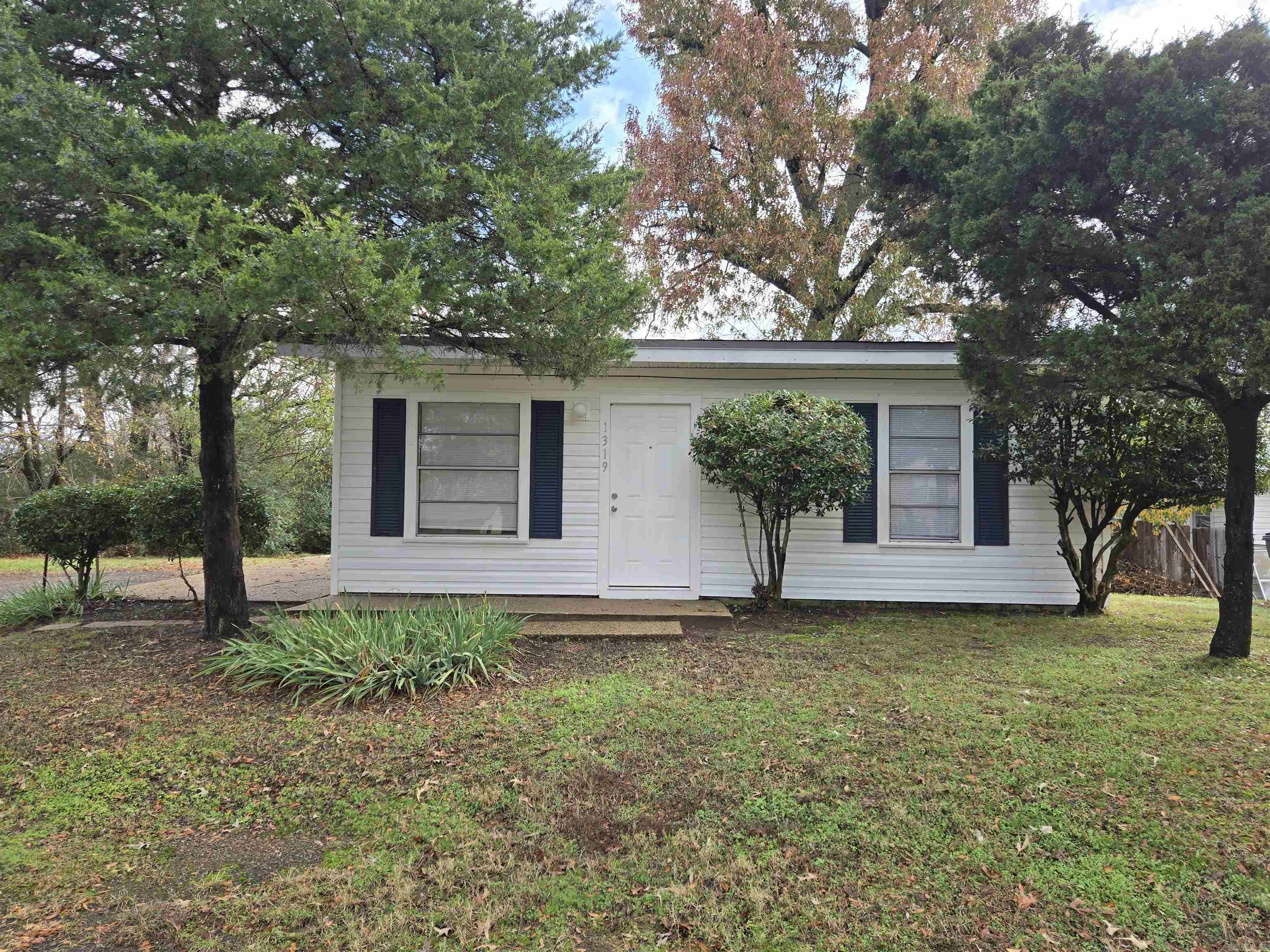 SOUTHLAWN HEIGHTS AKA SOUTH HEIG - Residential