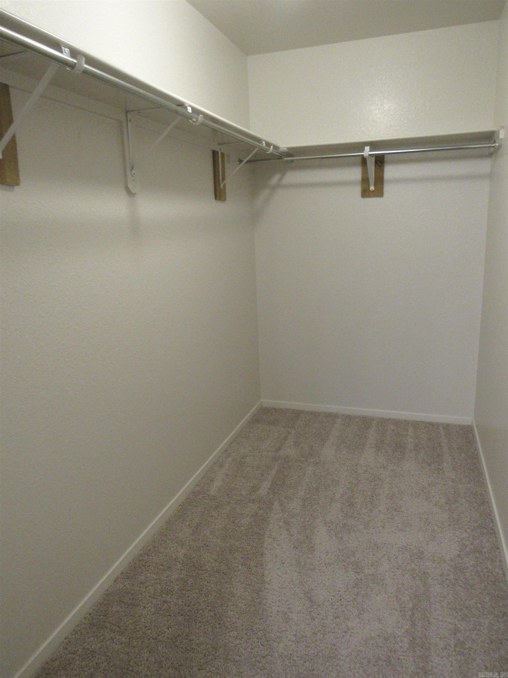 OAKLAND GROVE ESTATES - Residential