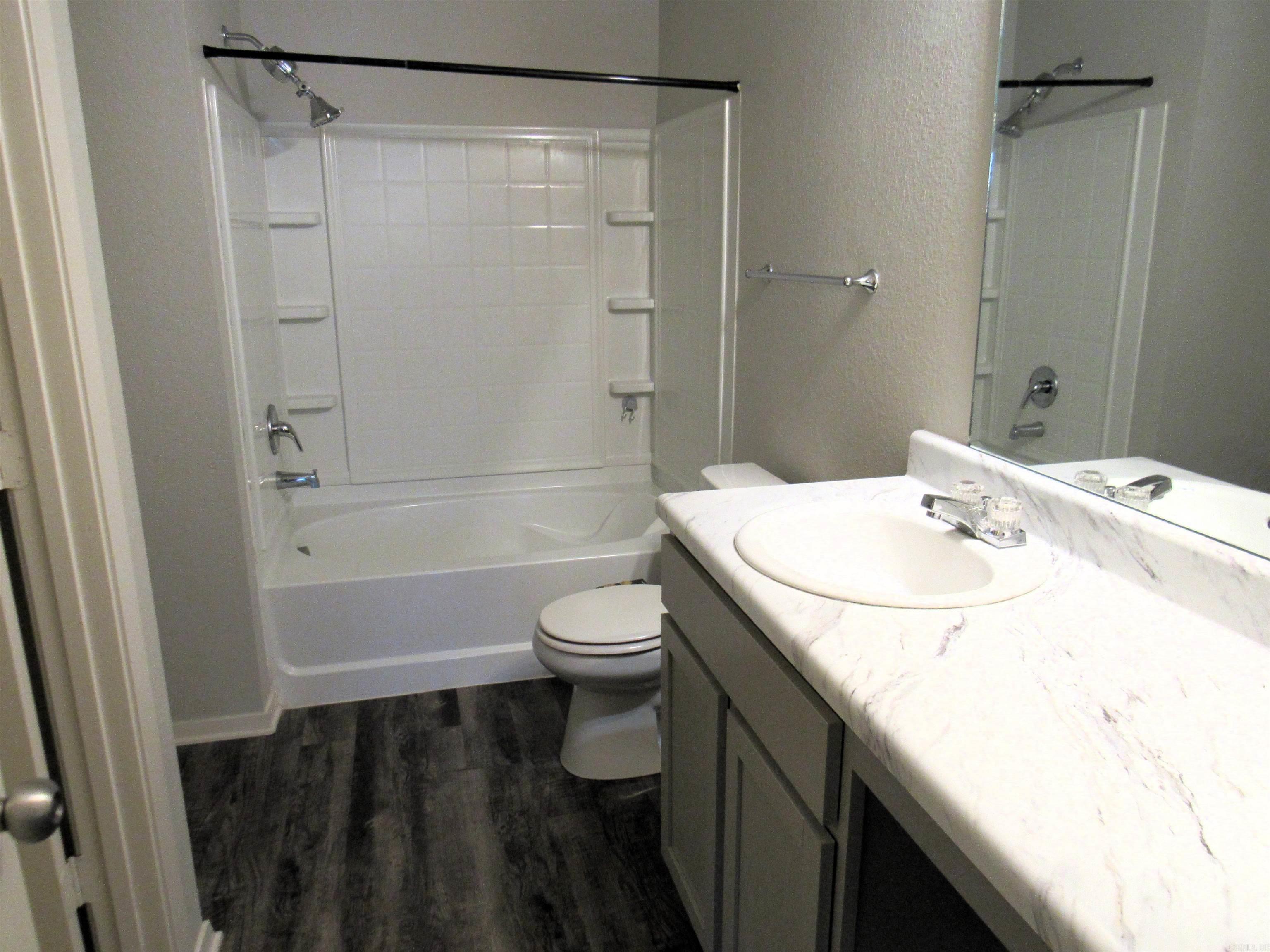 OAKLAND GROVE ESTATES - Residential